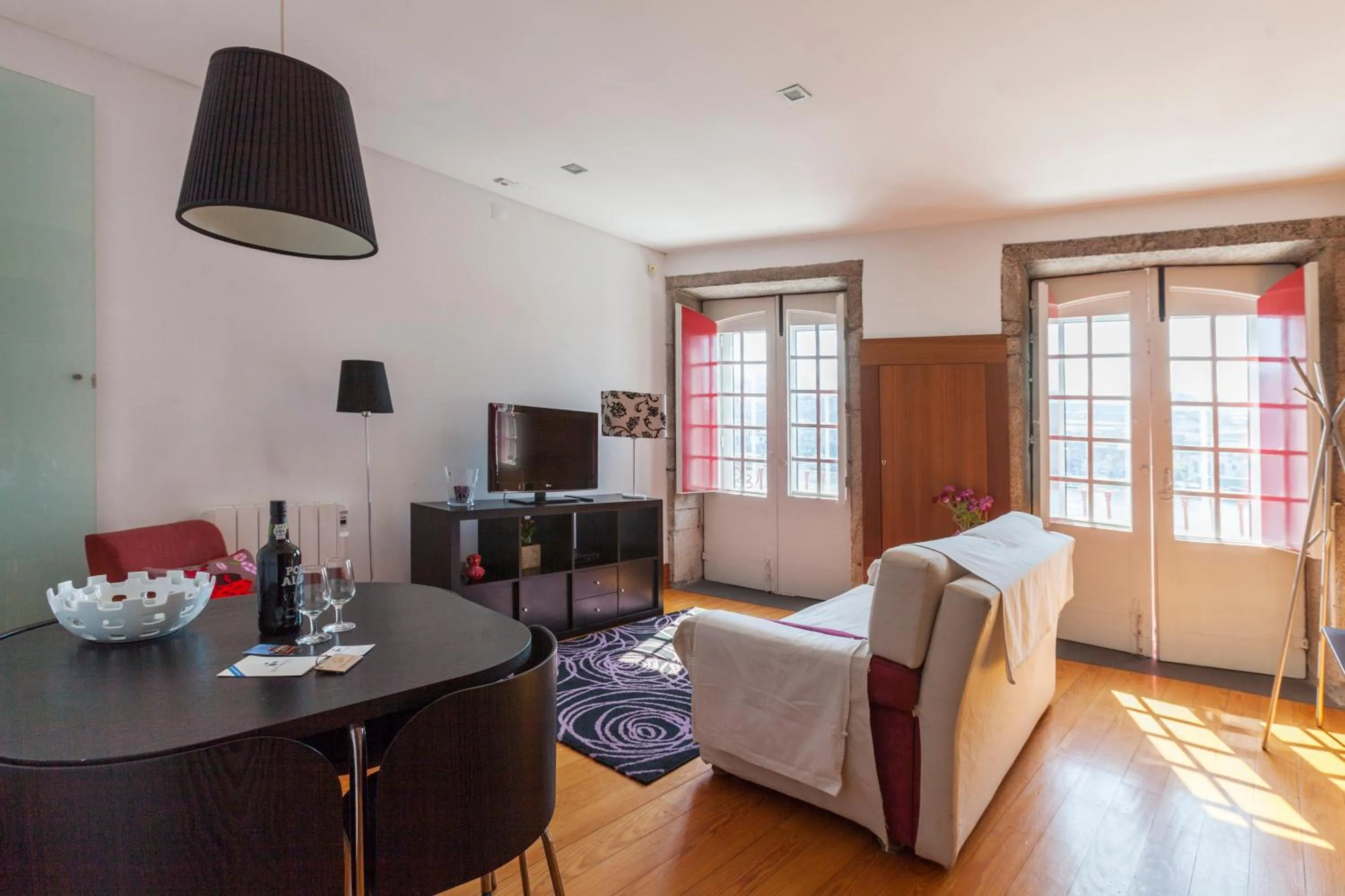 Living room, Bed in Go2oporto - Ribeira do Porto