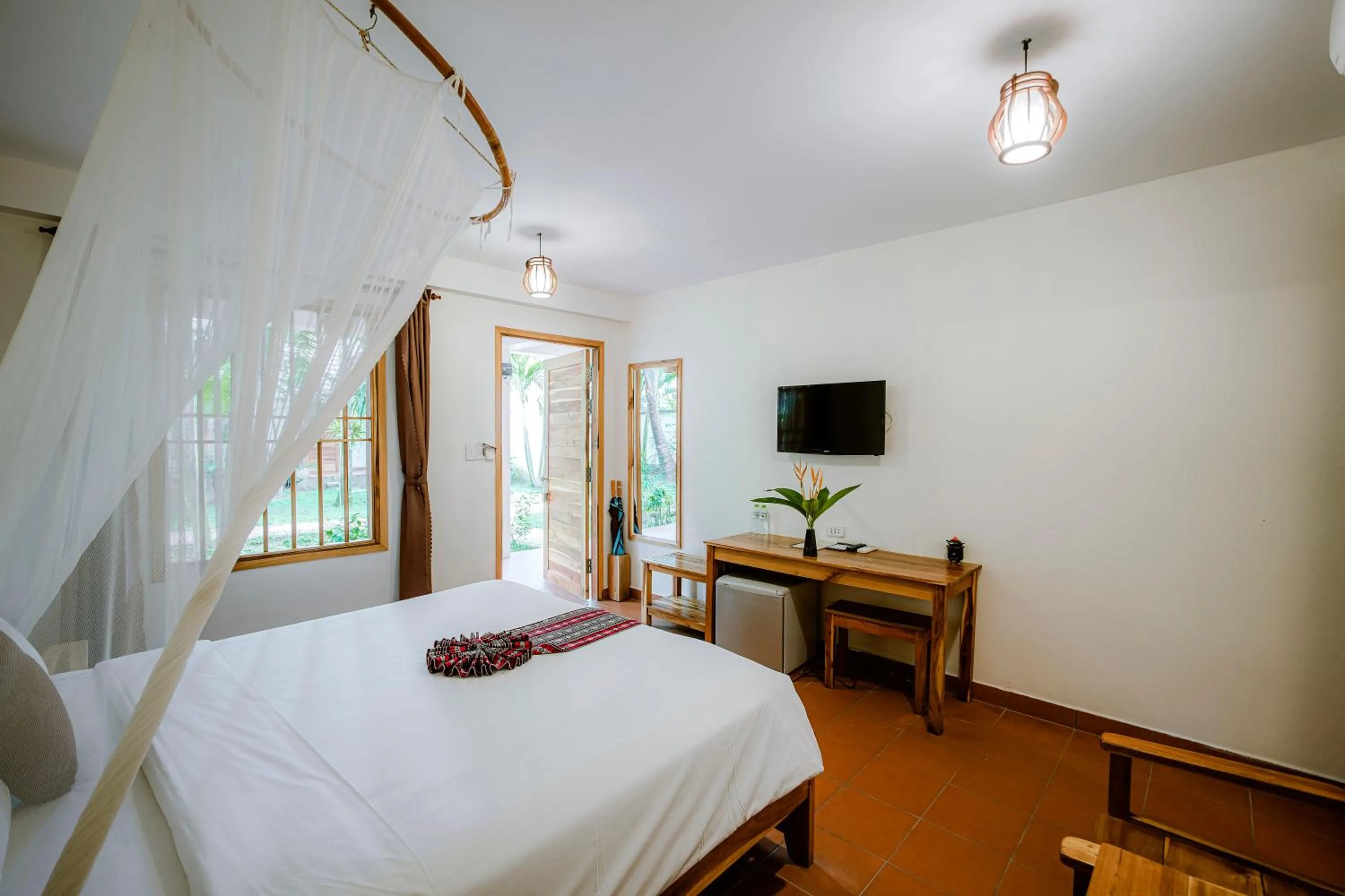 Bedroom, Bed in La Mer Resort, Phú Quốc