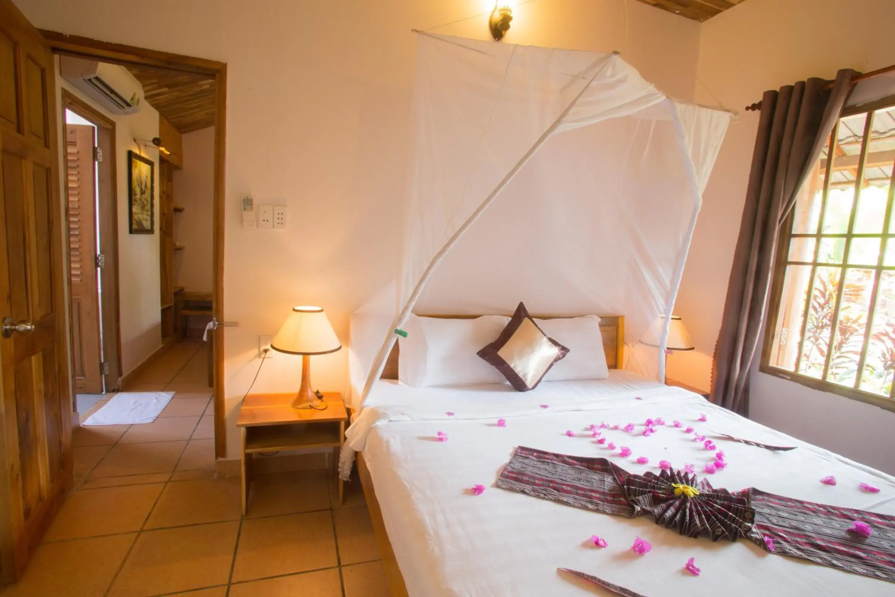 Bedroom, Bed in La Mer Resort, Phú Quốc Bedroom, Bed in La Mer Resort, Phú Quốc