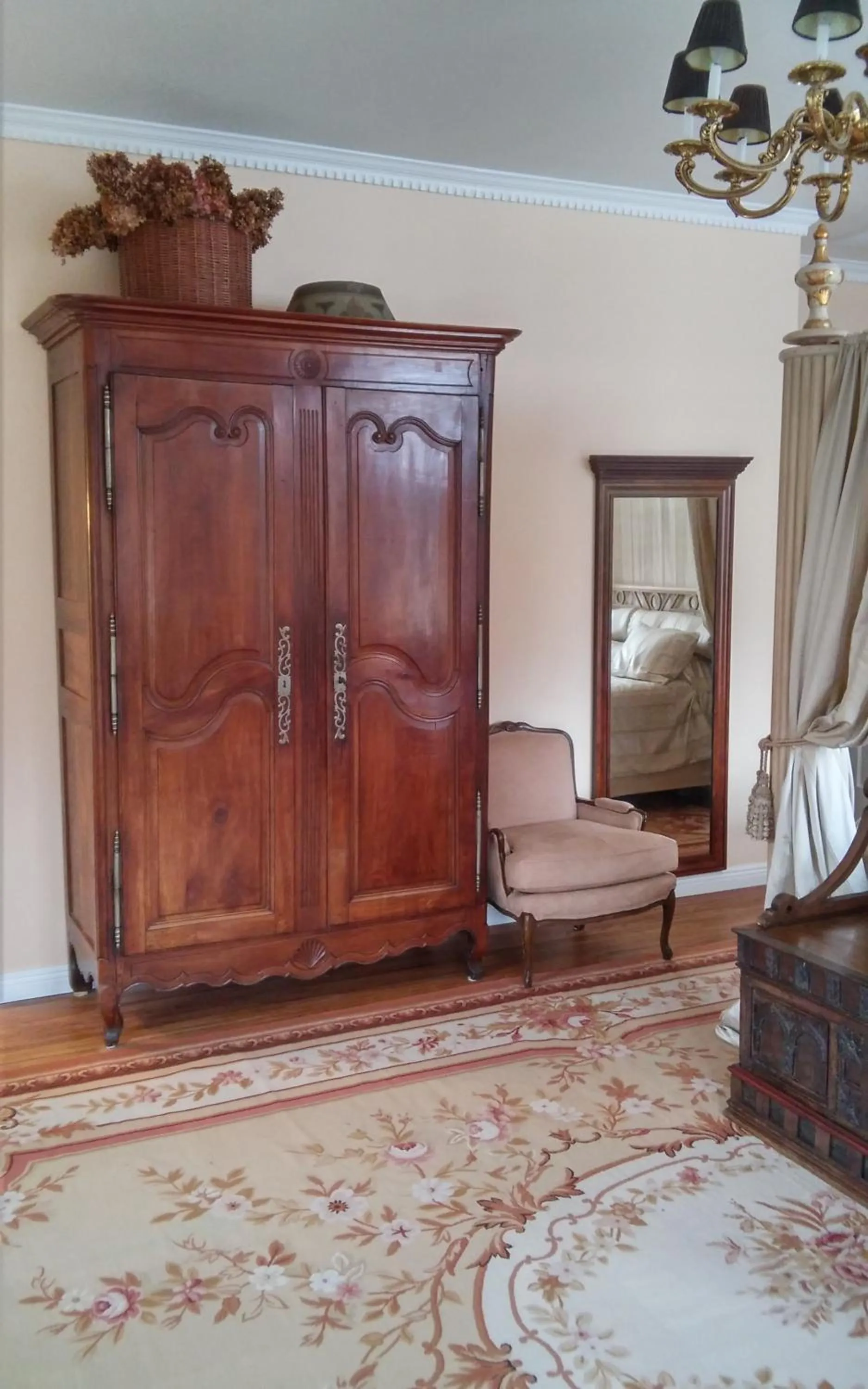 Living room in Inntiquity, A Country Inn