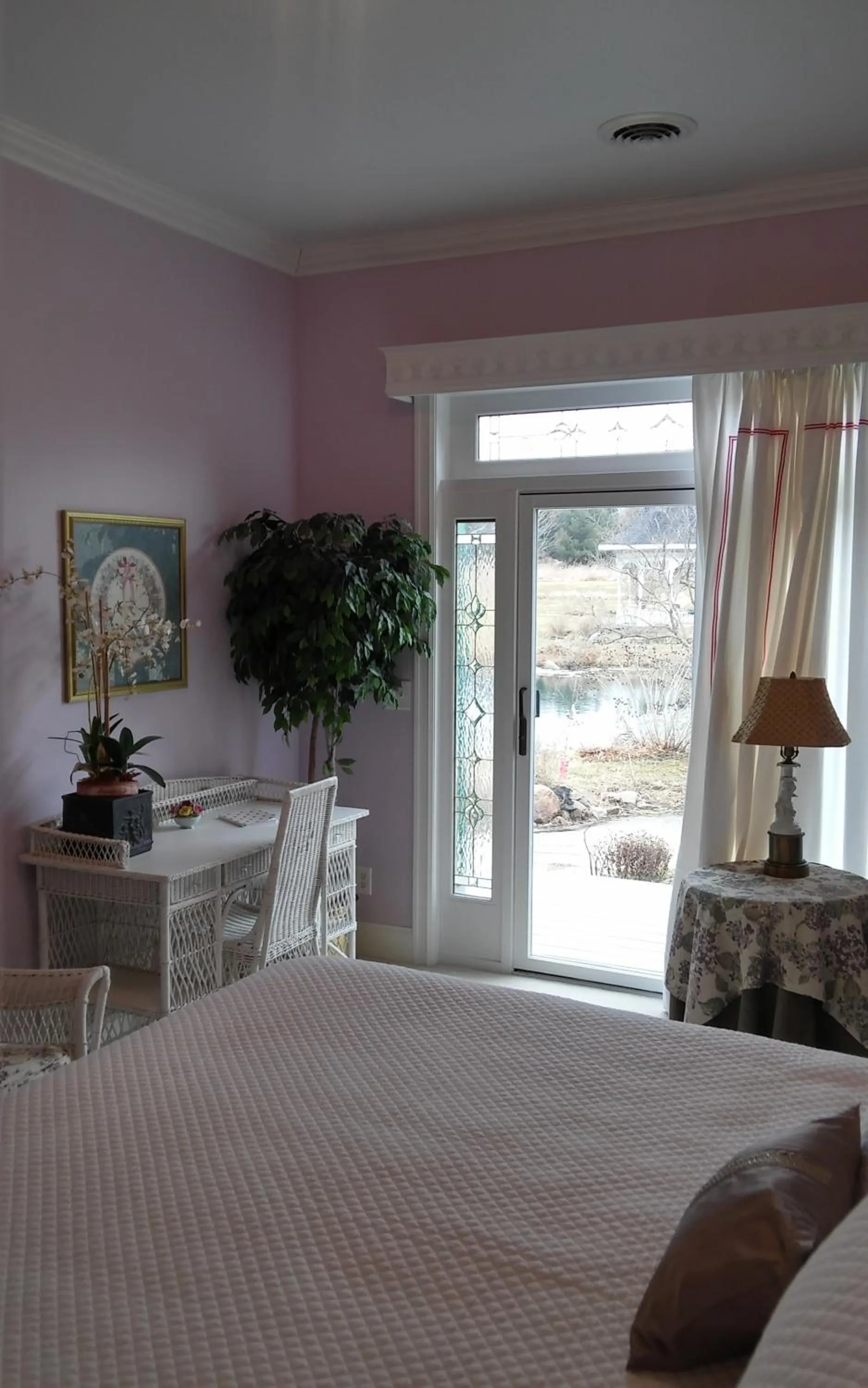 Bedroom, Bed in Inntiquity, A Country Inn