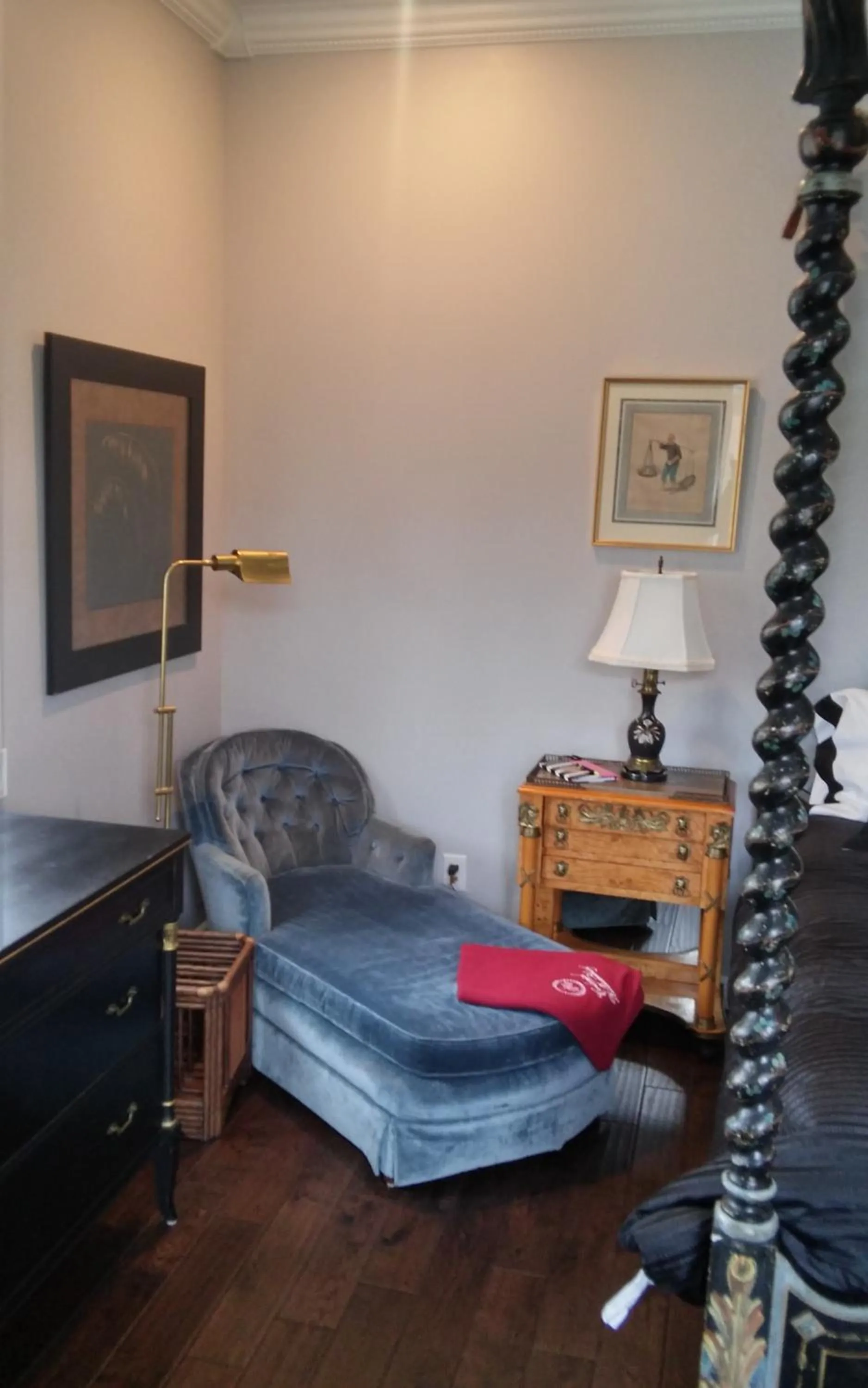 Living room in Inntiquity, A Country Inn