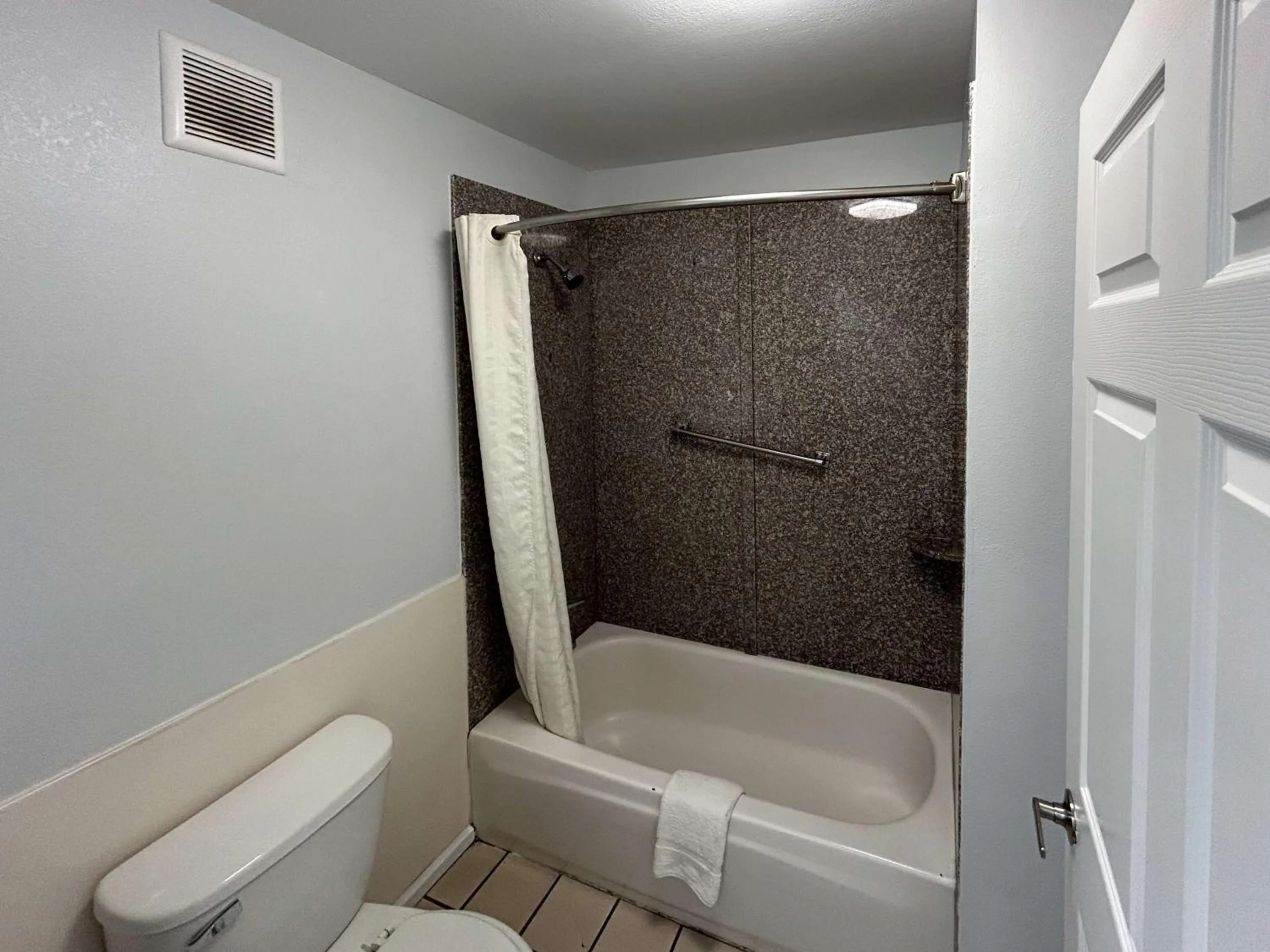 Bathroom in Motel 6 Denham Springs, LA