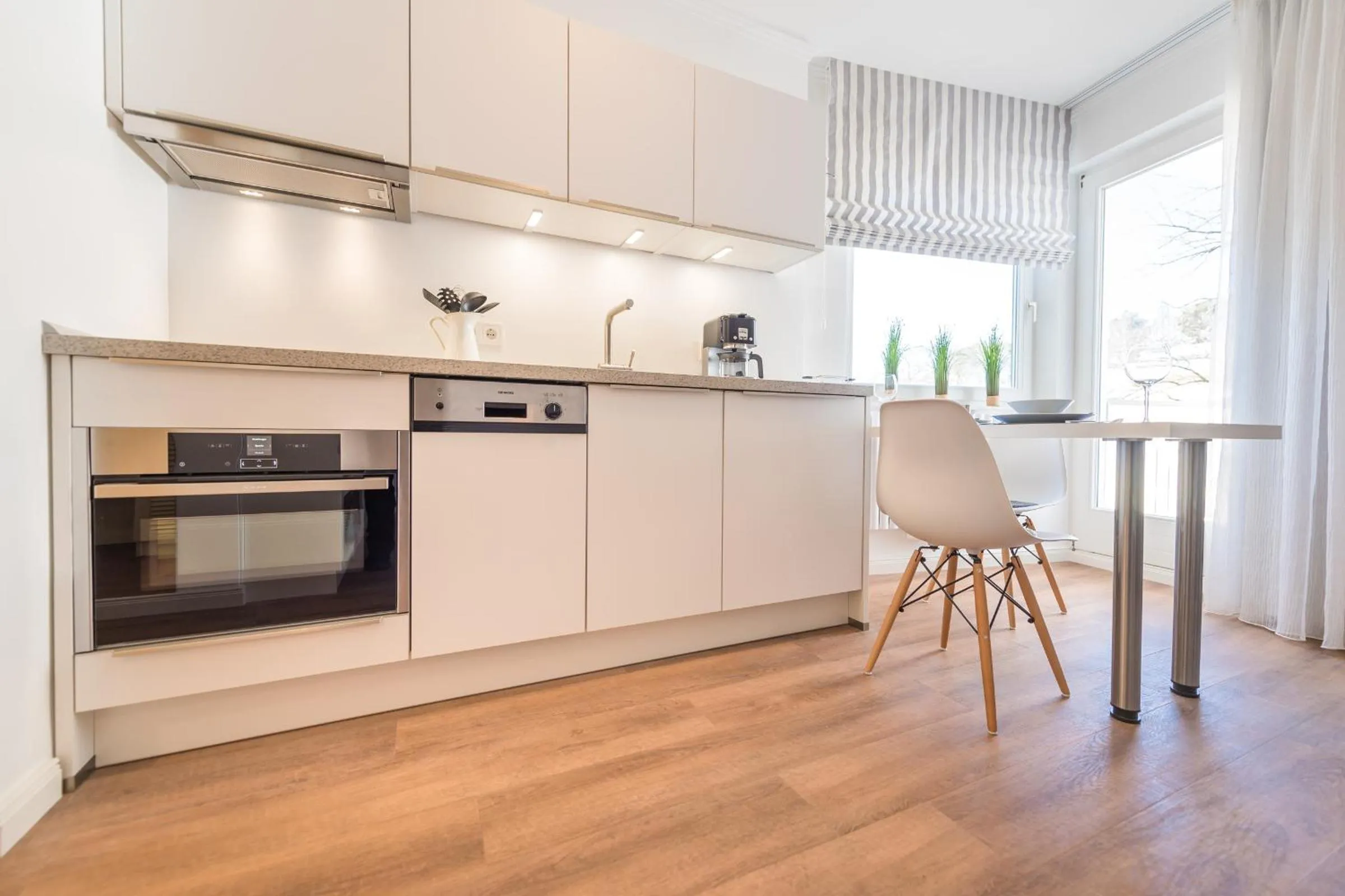 Kitchen or kitchenette in Min Hüsung by Rujana