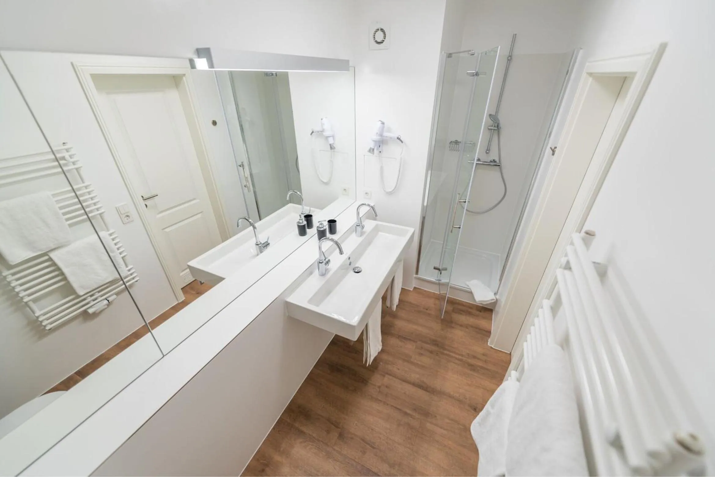 Bathroom in Min Hüsung by Rujana