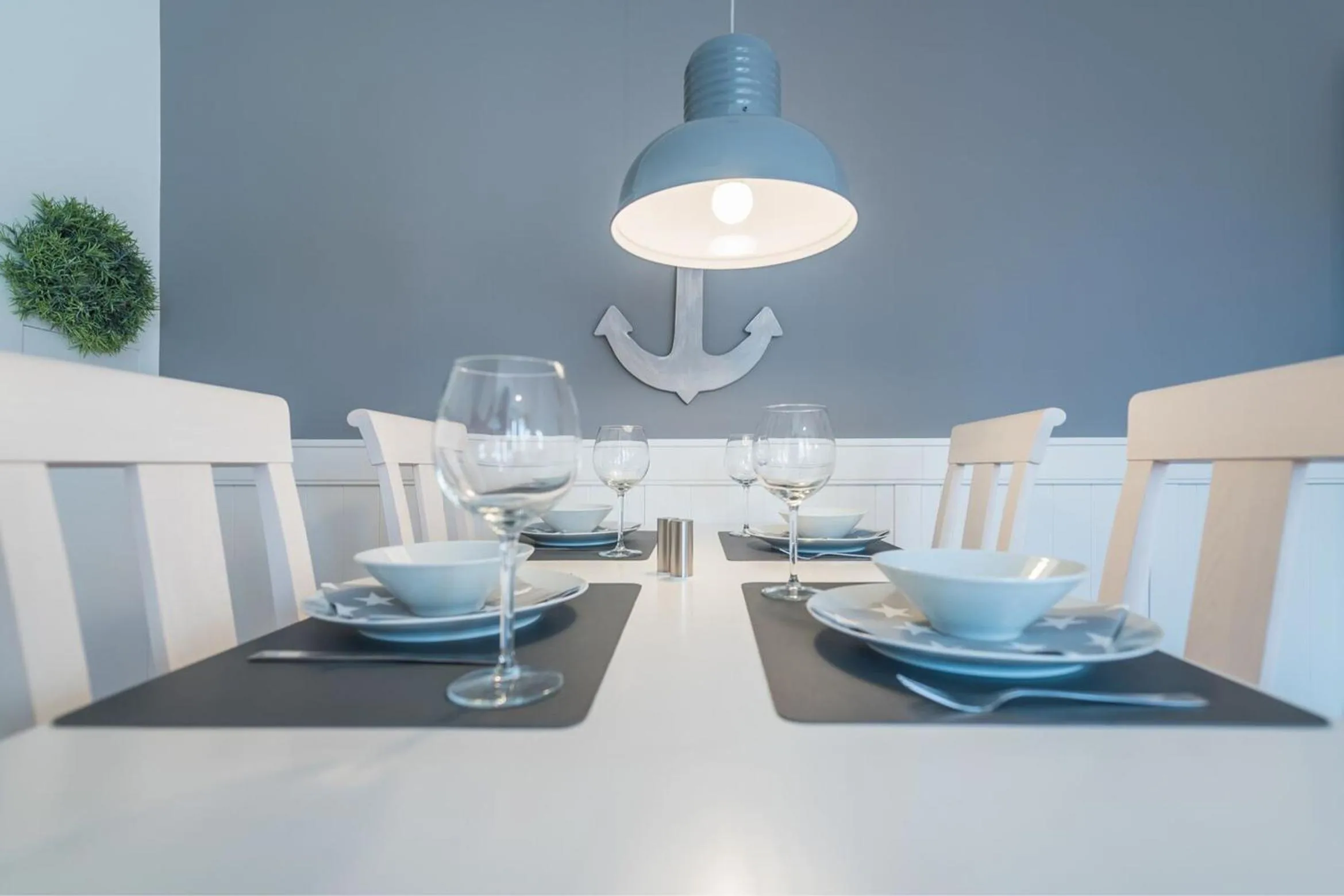 Dining area in Min Hüsung by Rujana
