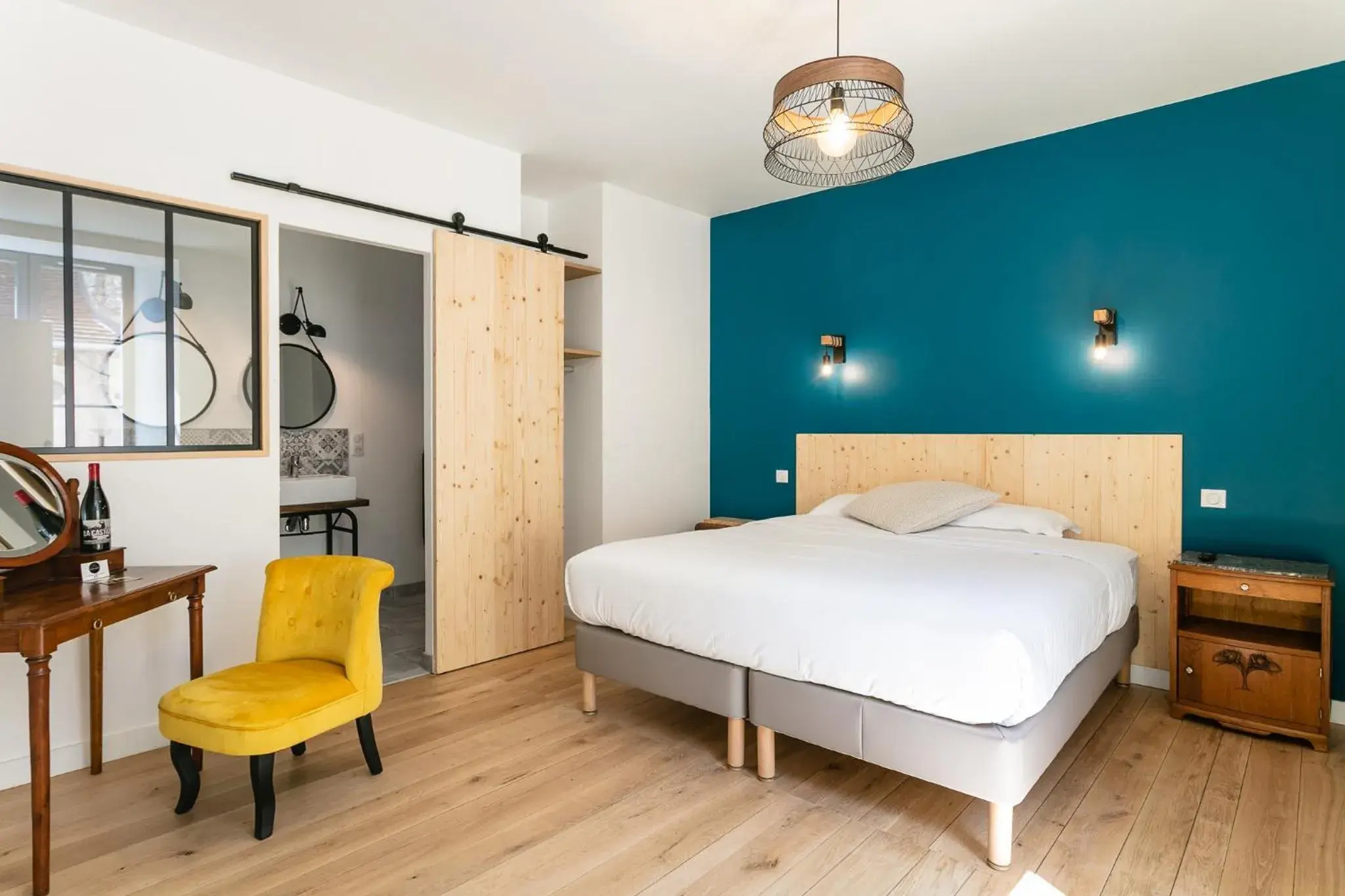 Deluxe Room in LE PETIT MOULIN Deluxe Room in LE PETIT MOULIN