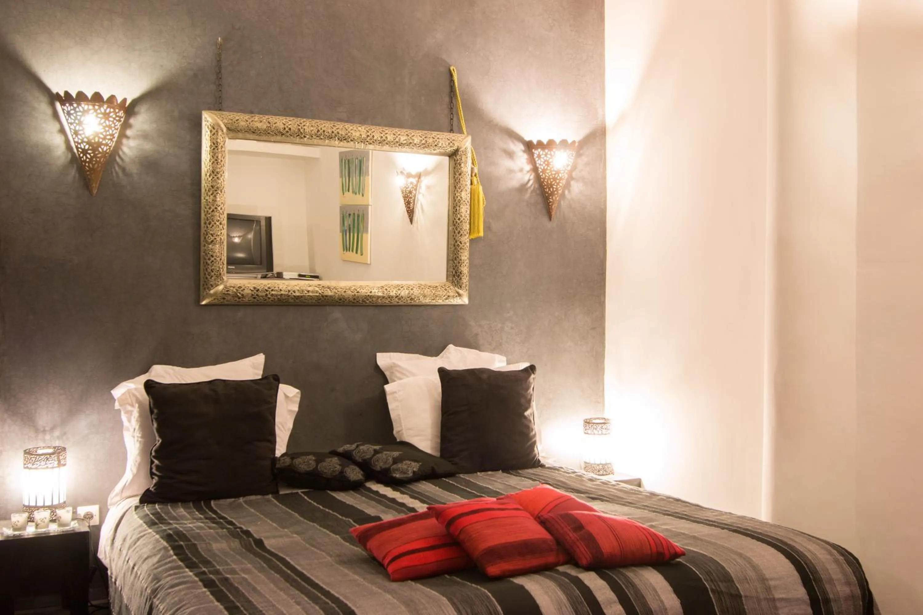 Staff, Bed in Riad Alegria