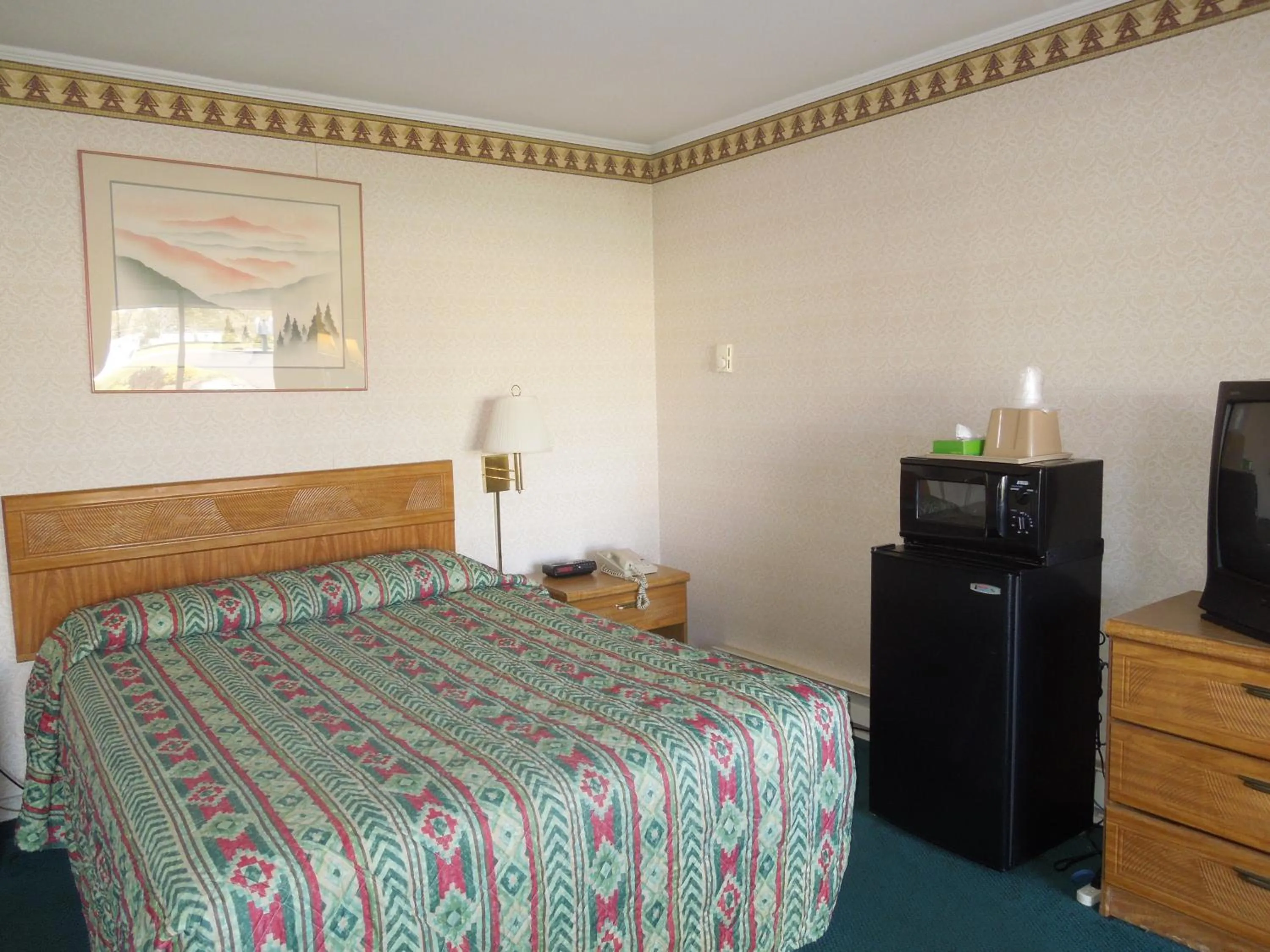 Bedroom, Bed in Value Inn East Stroudsburg