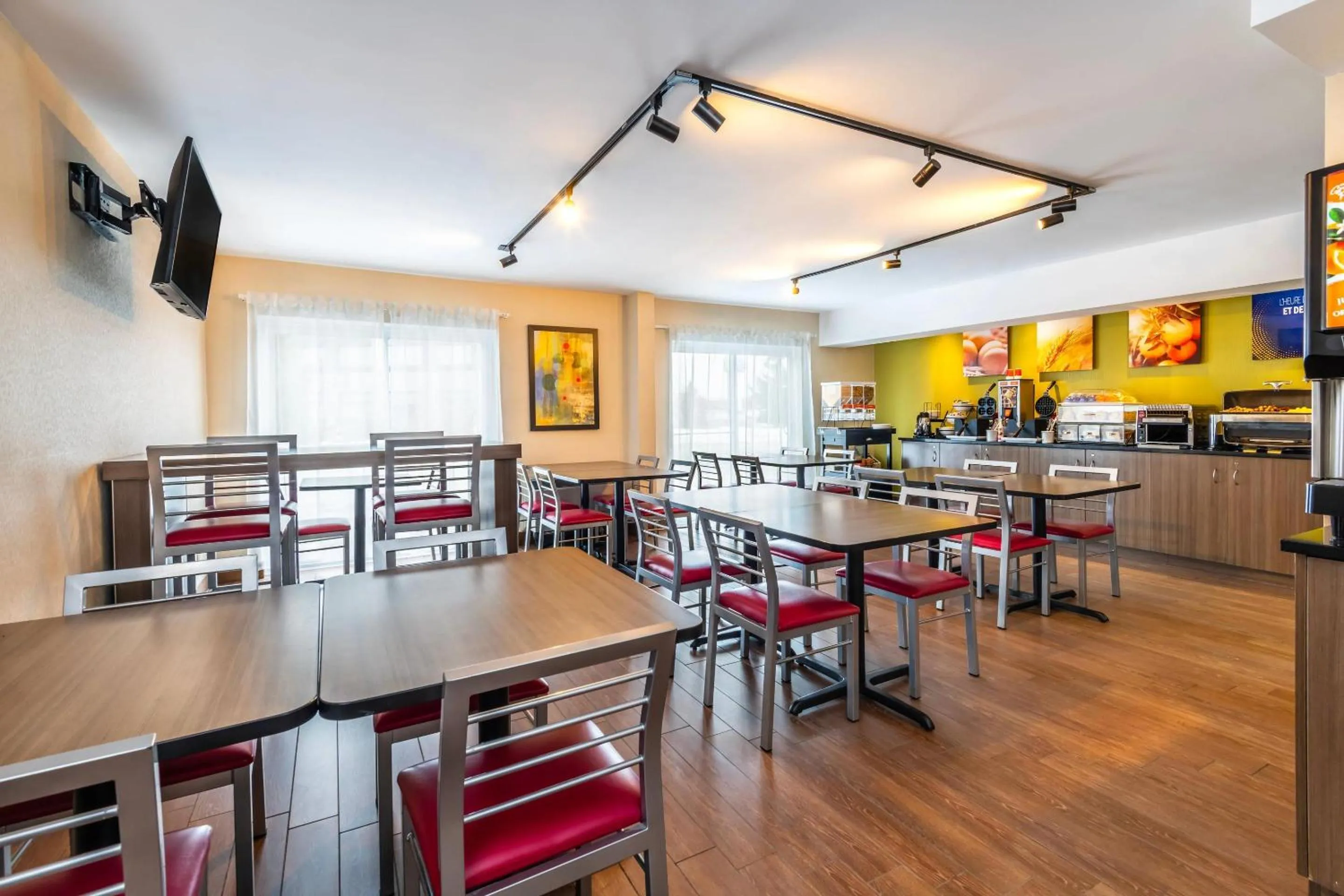 Breakfast in Comfort Inn South