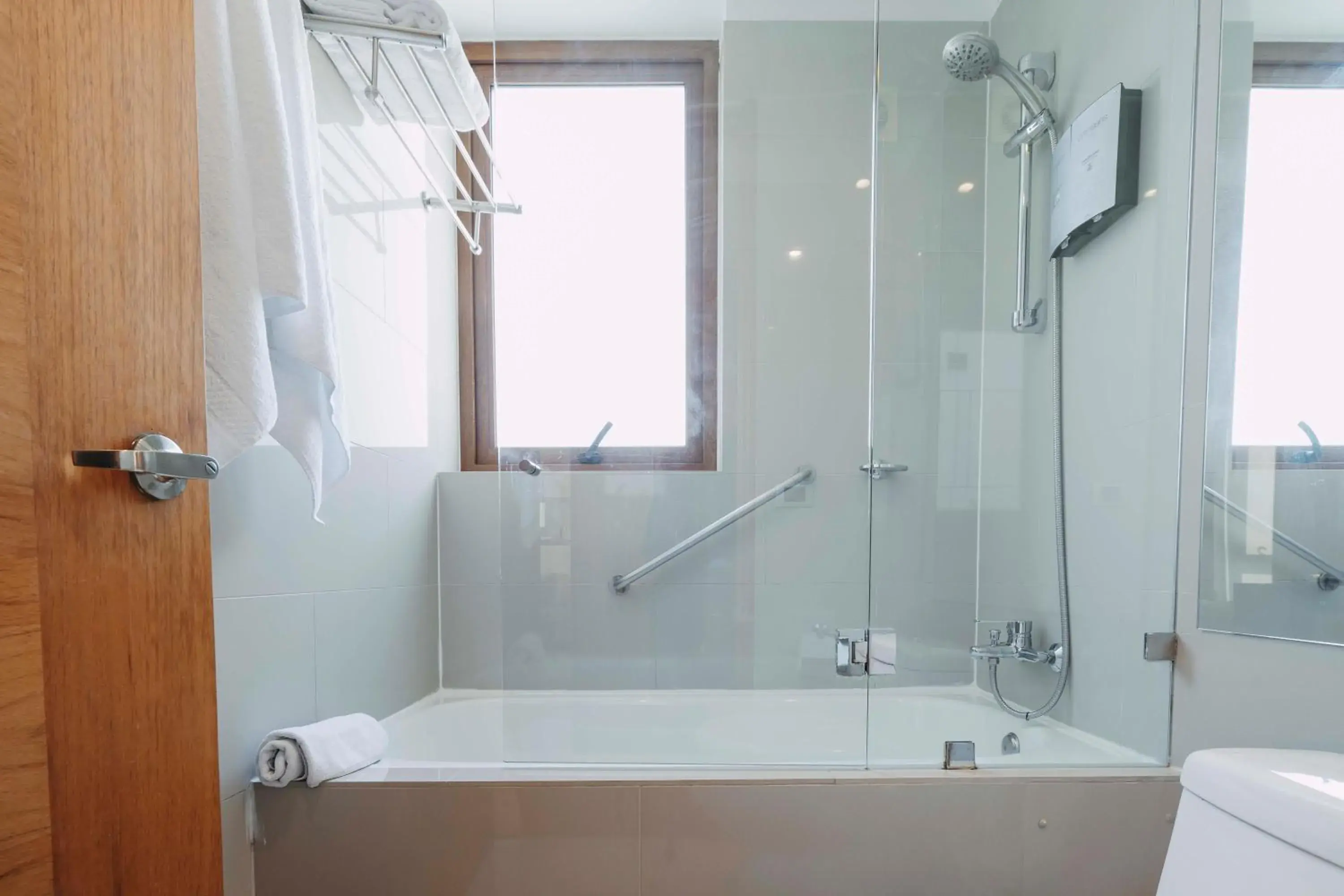 Bathroom in Time Select - Elegant Apartments Bathroom in Time Select - Elegant Apartments