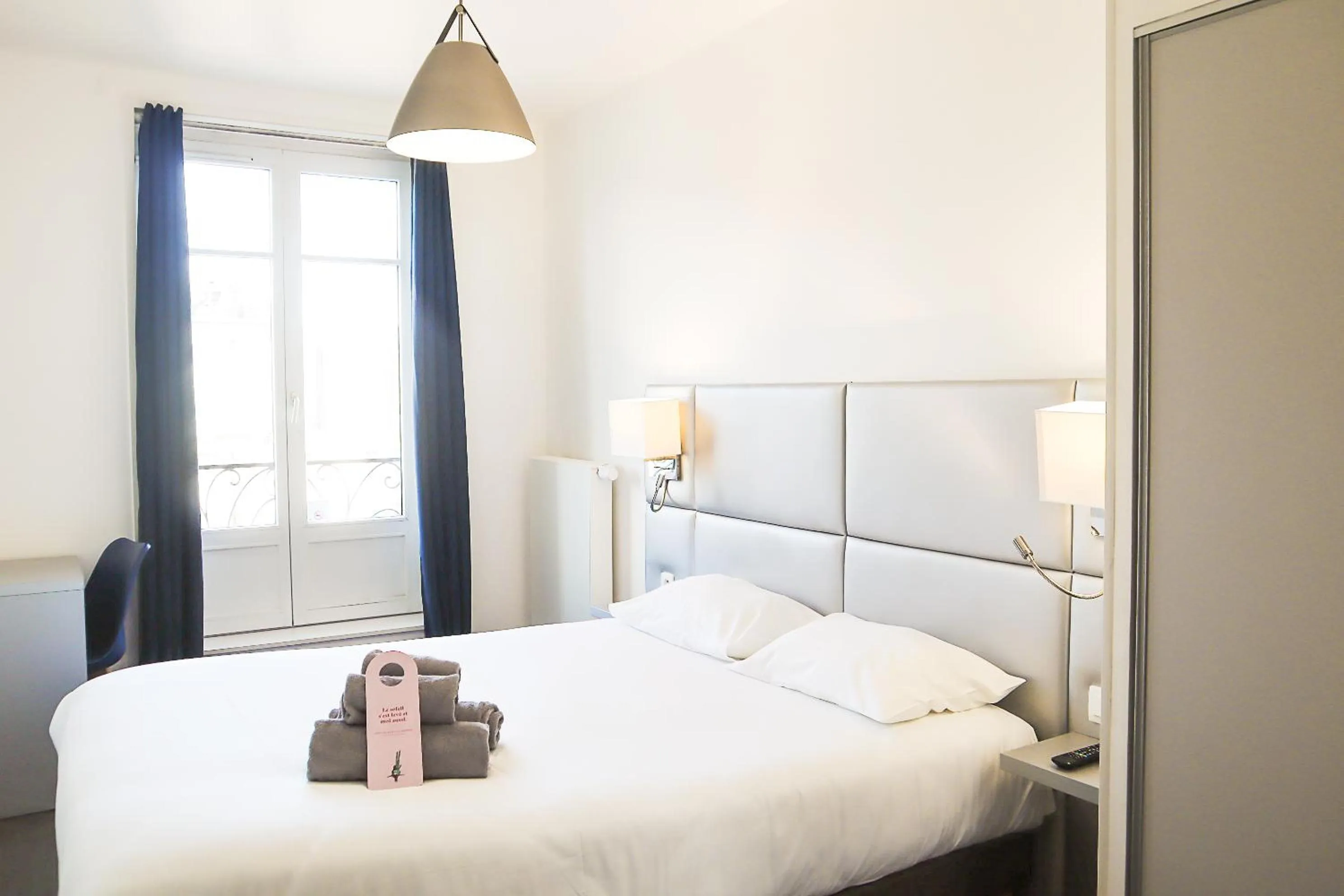 Bedroom, Bed in HOTEL AMBASSADEUR