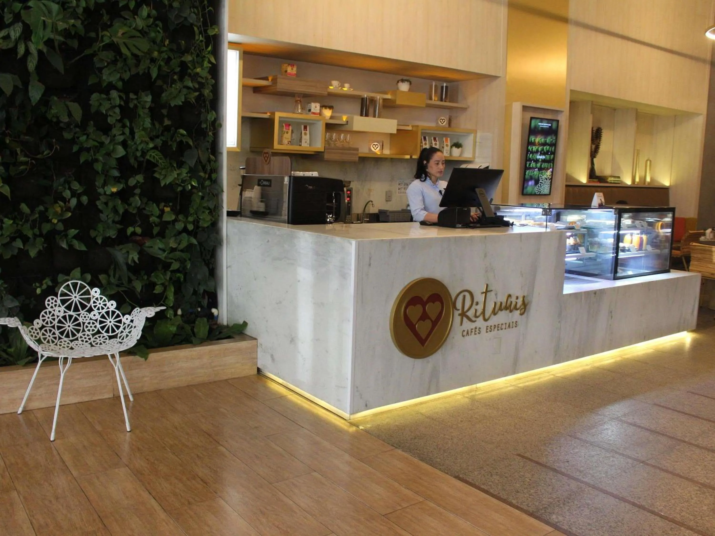 Restaurant/places to eat in Grand Mercure Sao Paulo Vila Olimpia