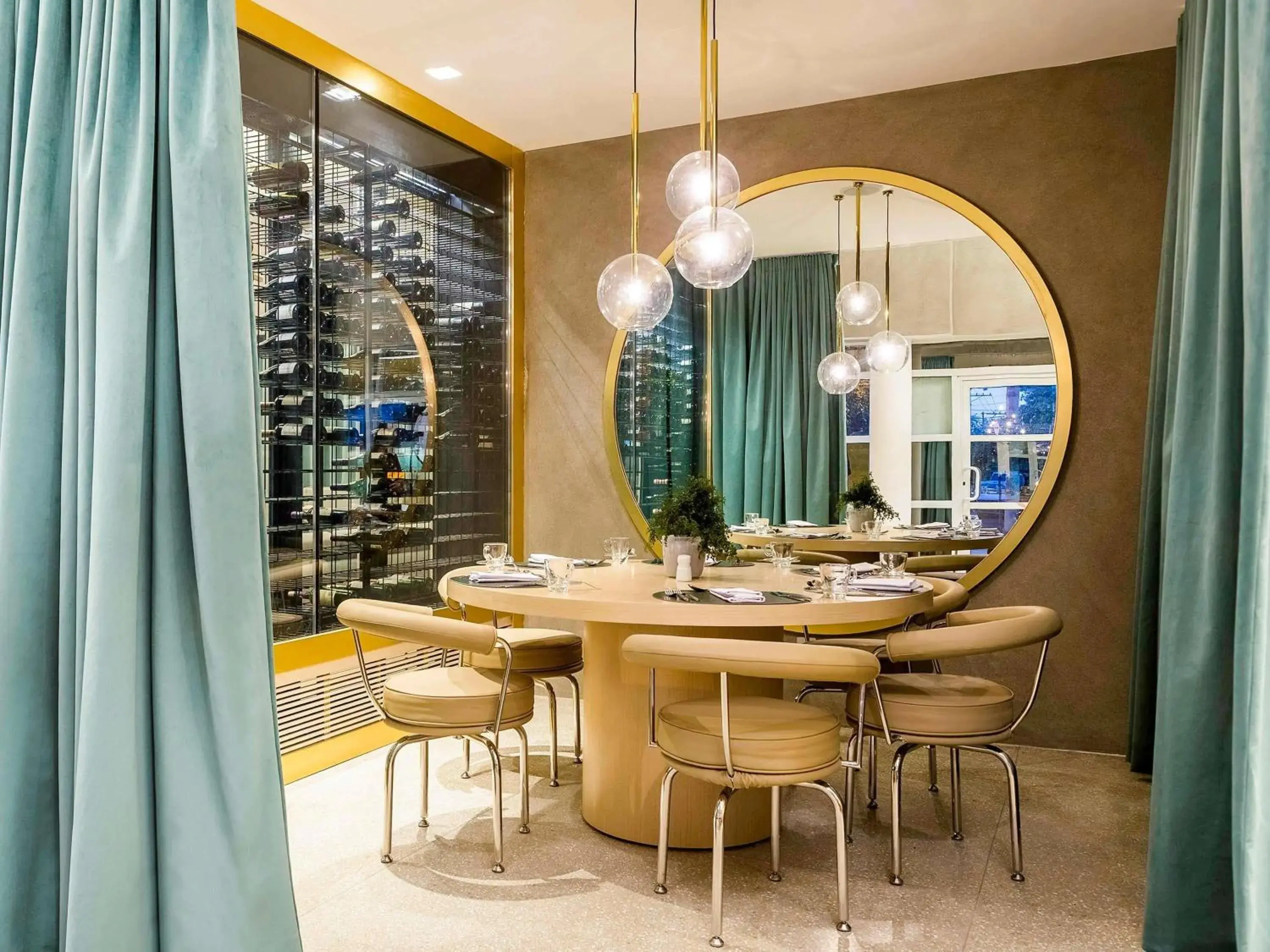 Restaurant/places to eat in Grand Mercure Sao Paulo Vila Olimpia Restaurant/places to eat in Grand Mercure Sao Paulo Vila Olimpia