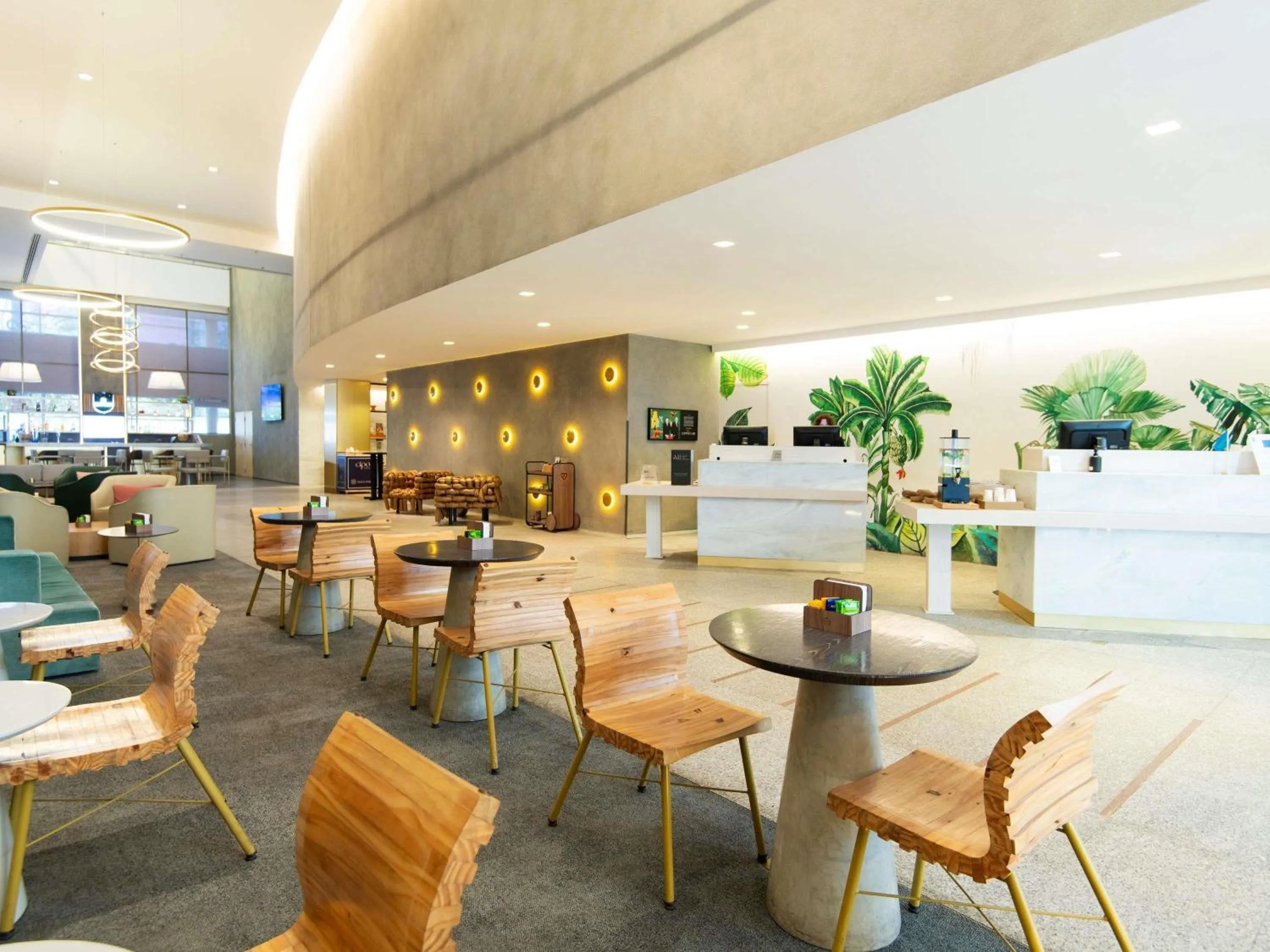 Restaurant/places to eat in Grand Mercure Sao Paulo Vila Olimpia