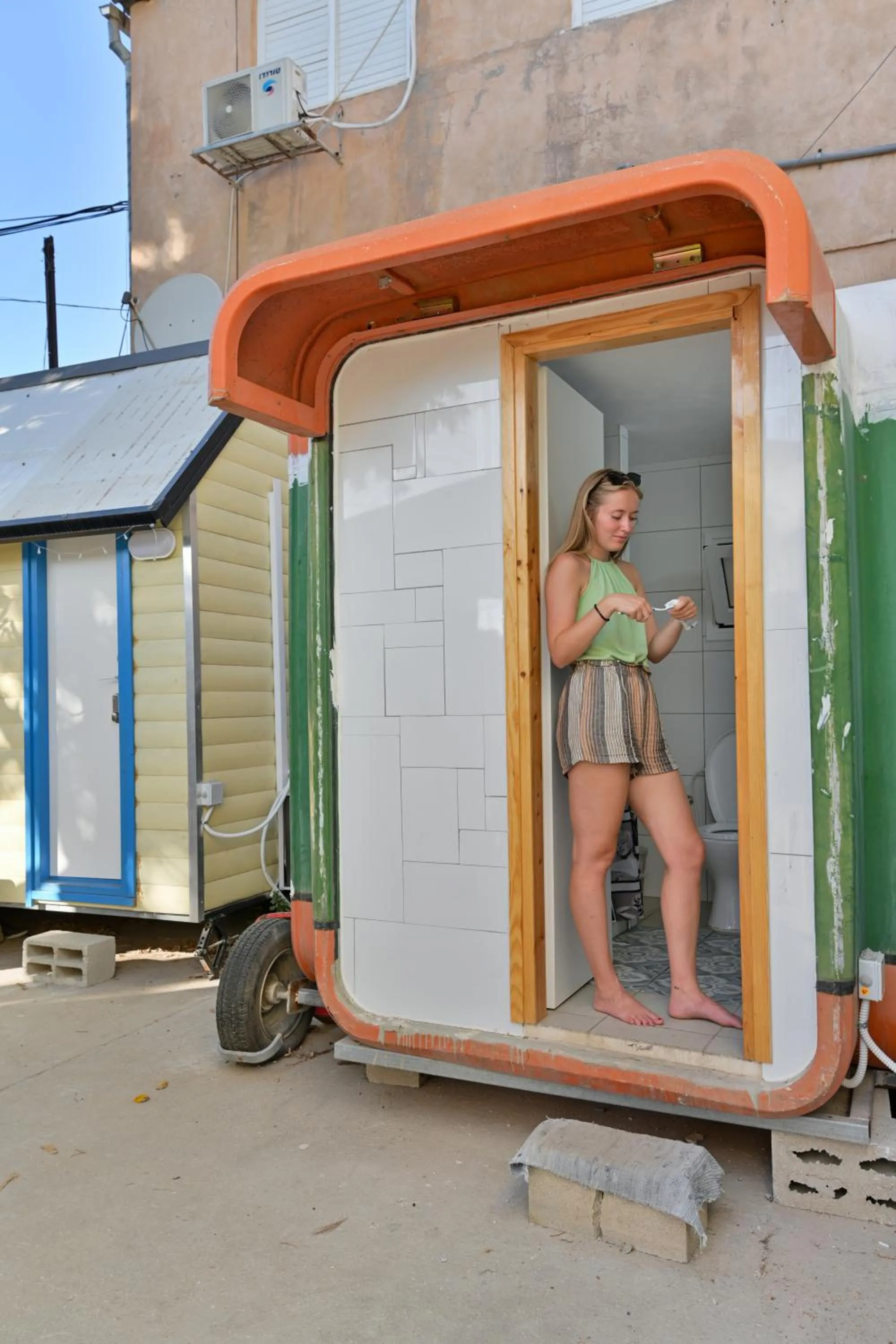 Roger's Hostel & Caravans Age 18-45