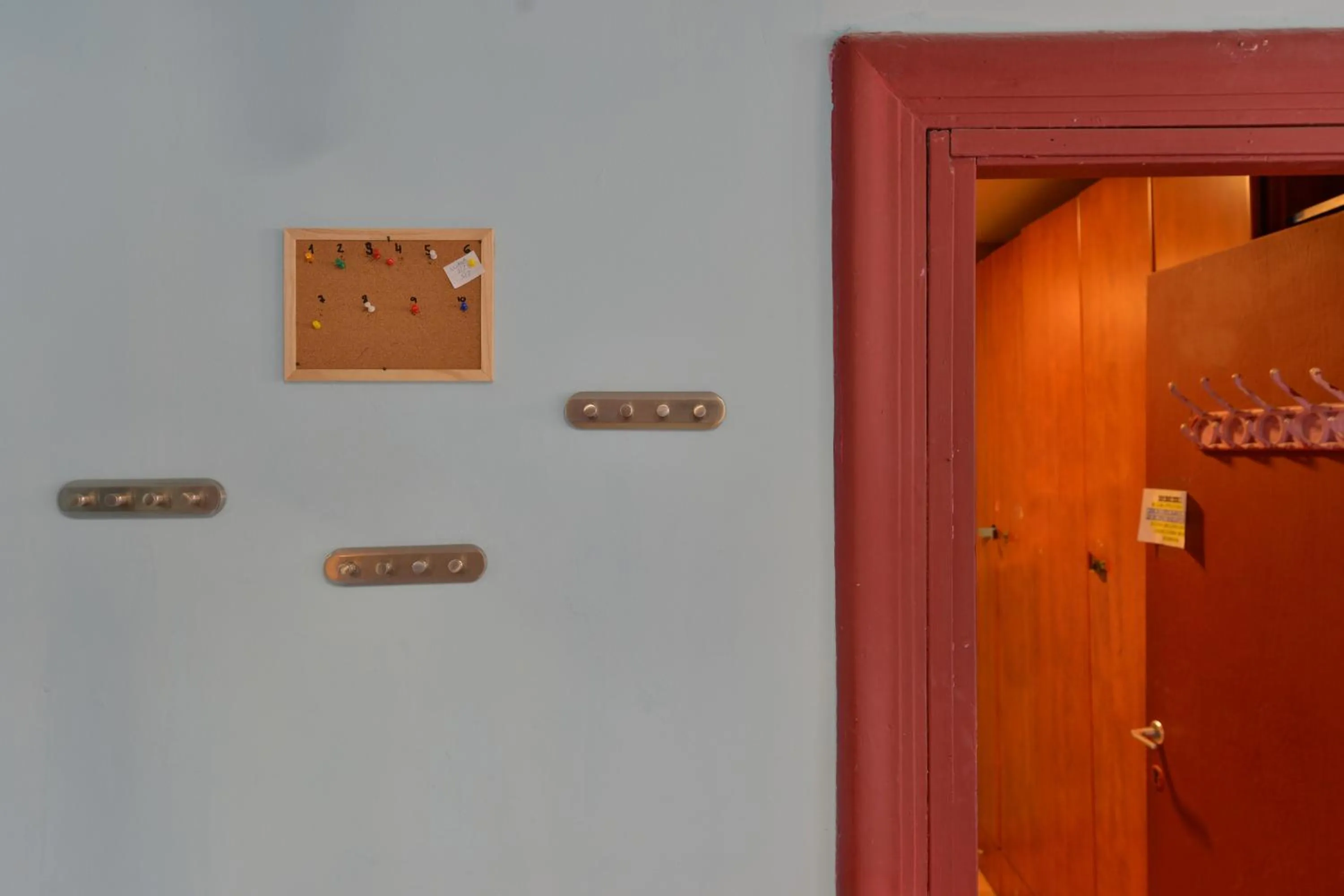 Roger's Hostel & Caravans Age 18-45