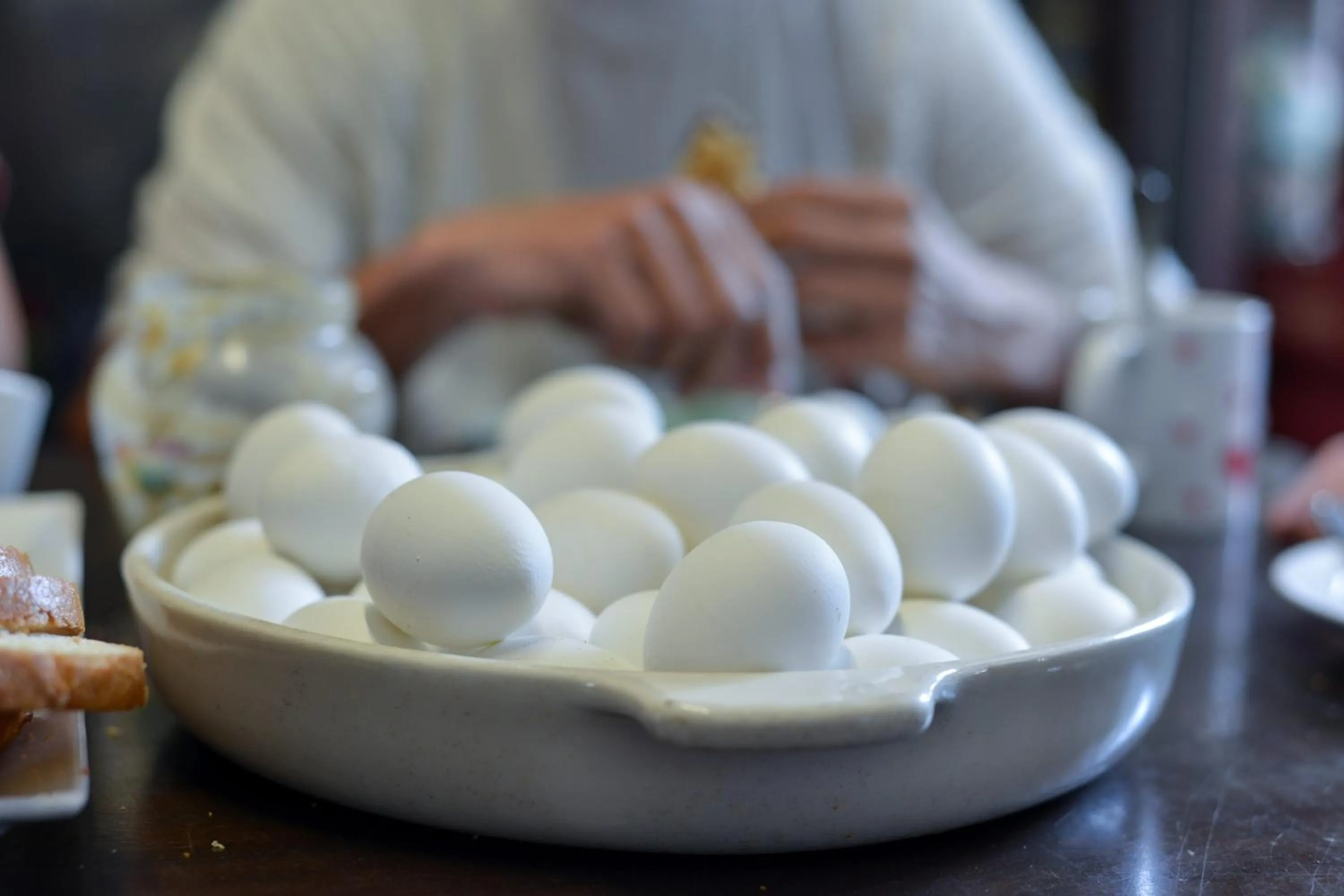 Breakfast in Roger's Hostel & Caravans Age 18-45