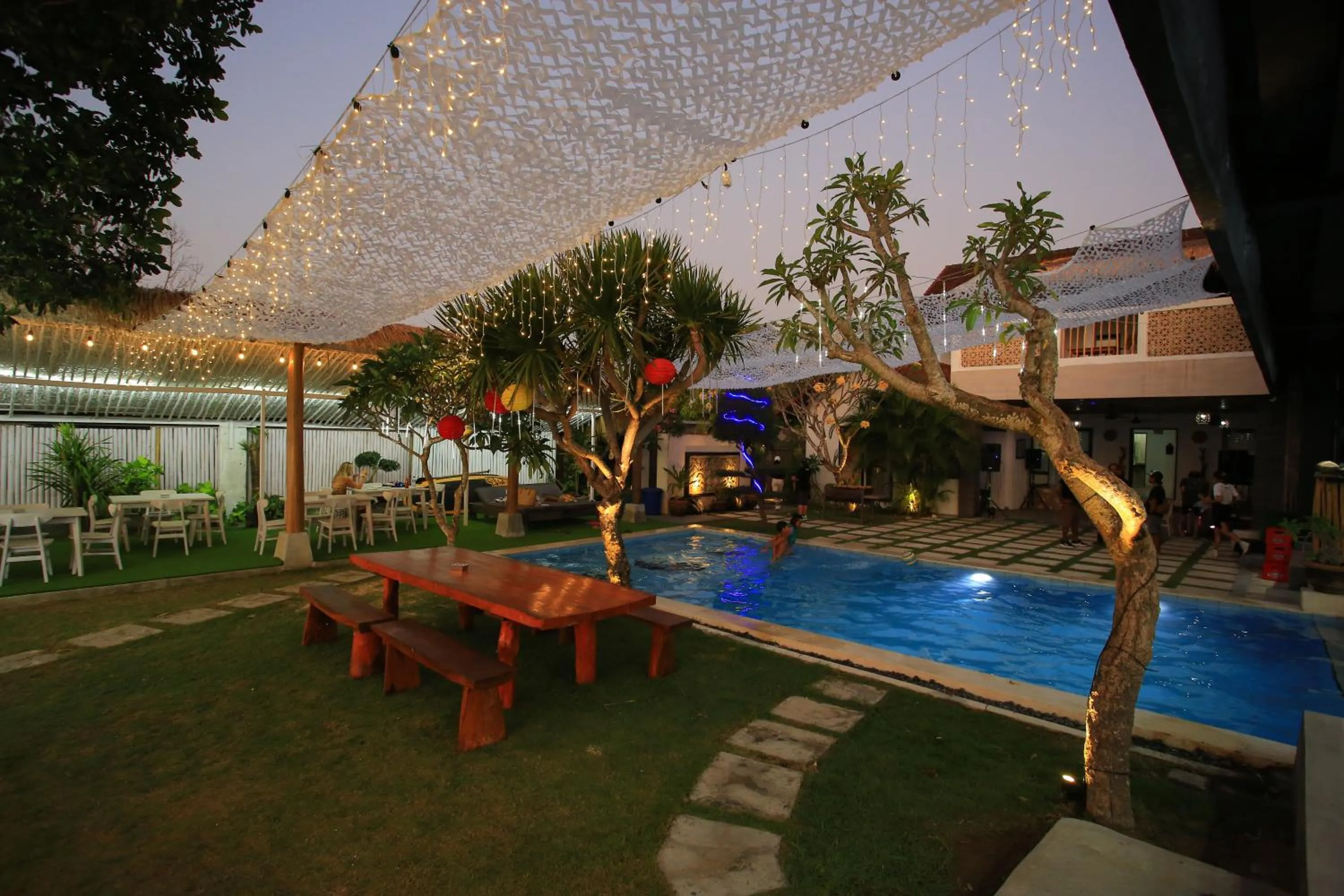 Swimming pool in 3 Monkeys Lembongan Studio apartments gym recovery centre