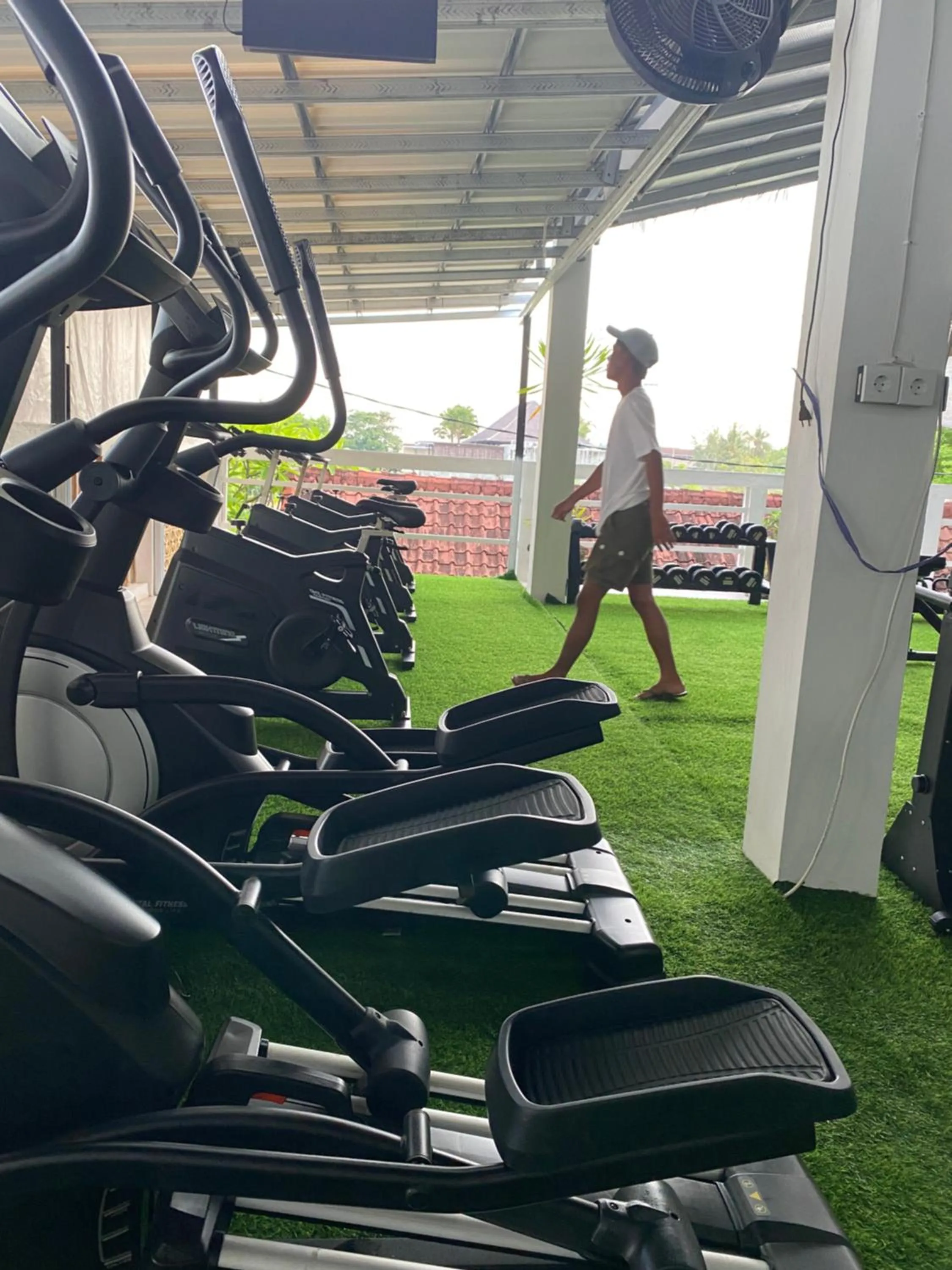 Fitness centre/facilities in 3 Monkeys Lembongan Studio apartments gym recovery centre