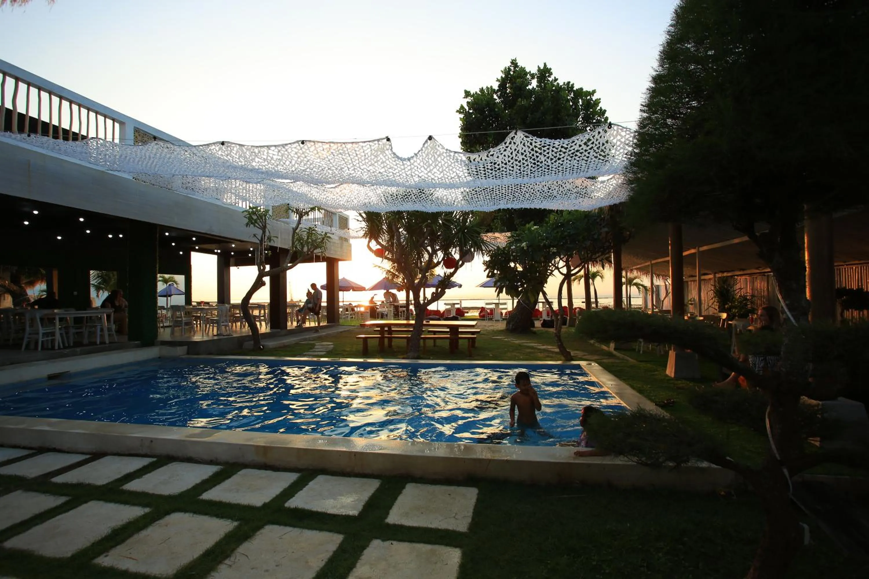 3 Monkeys Lembongan Studio apartments gym recovery centre