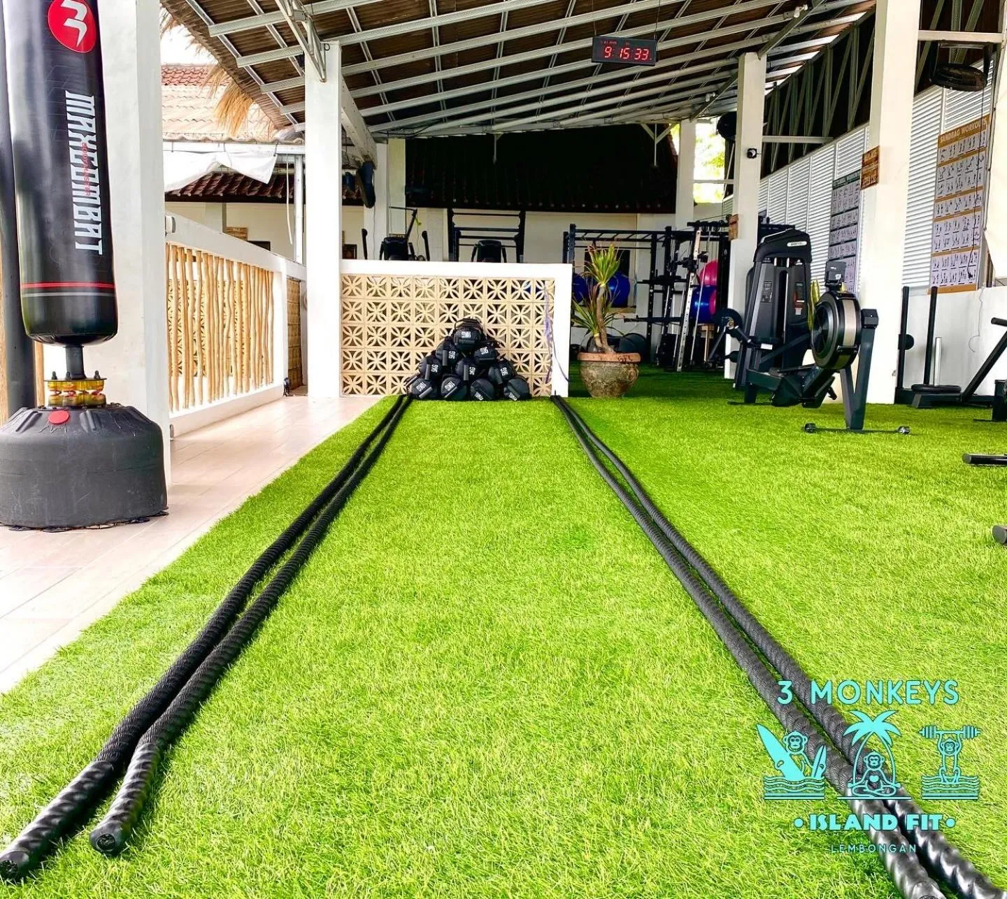 3 Monkeys Lembongan Studio apartments gym recovery centre