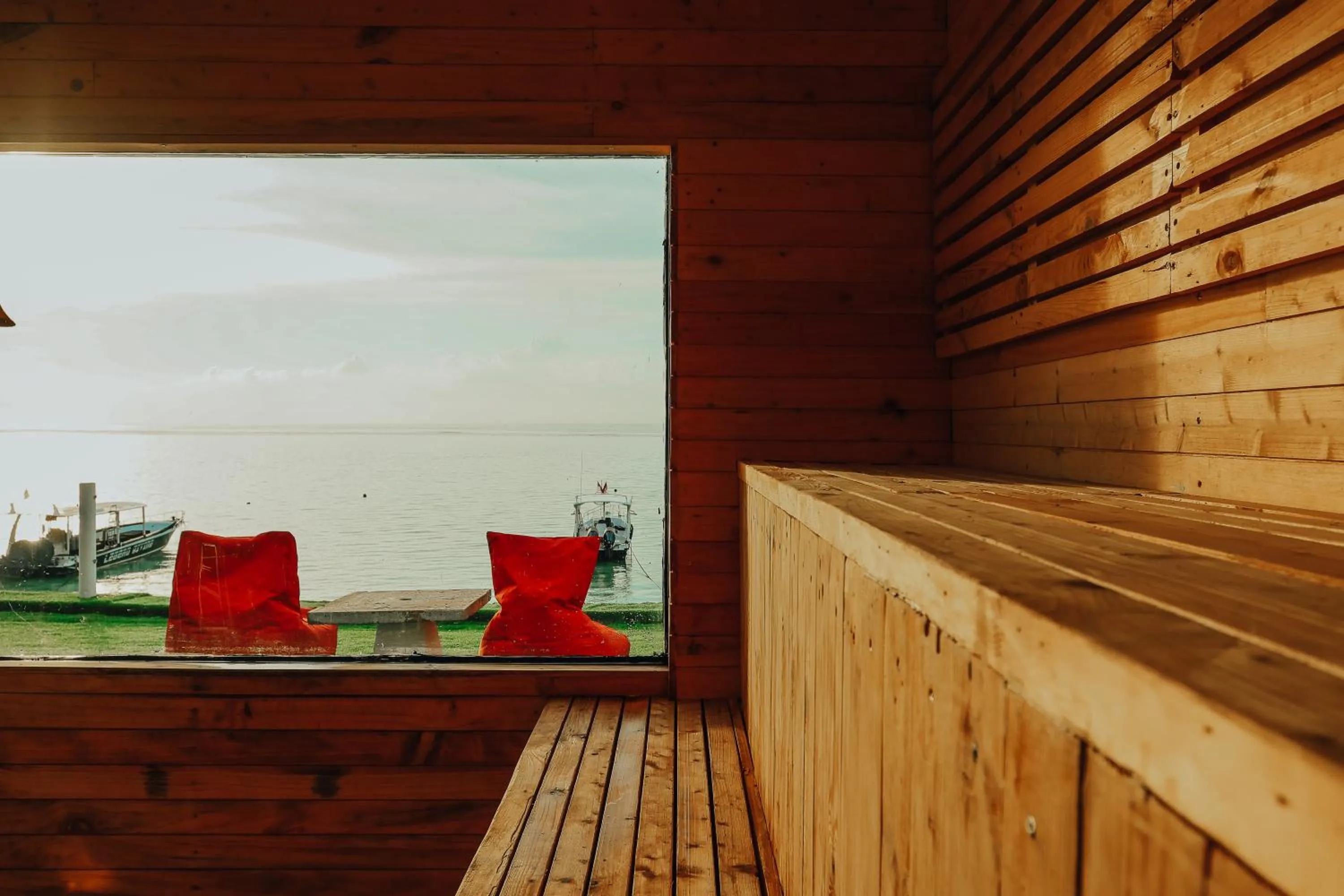 3 Monkeys Lembongan Studio apartments gym recovery centre