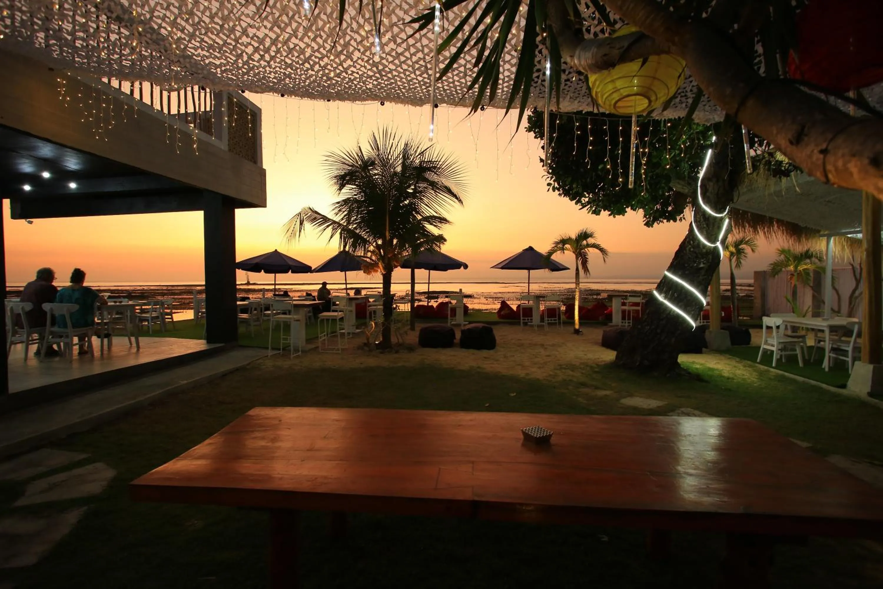 Sunset in 3 Monkeys Lembongan Studio apartments gym recovery centre