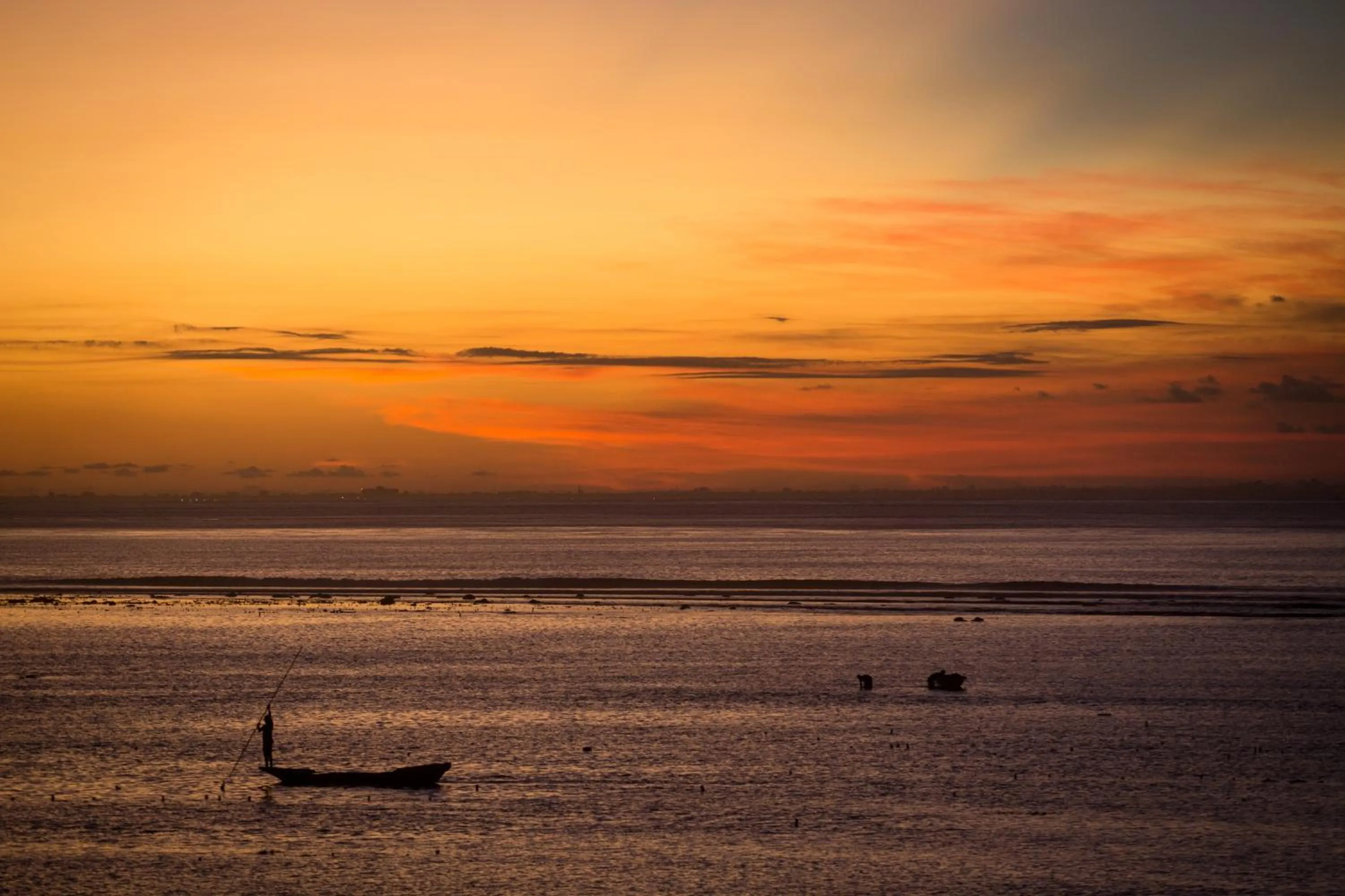 Sunset in 3 Monkeys Lembongan Studio apartments gym recovery centre