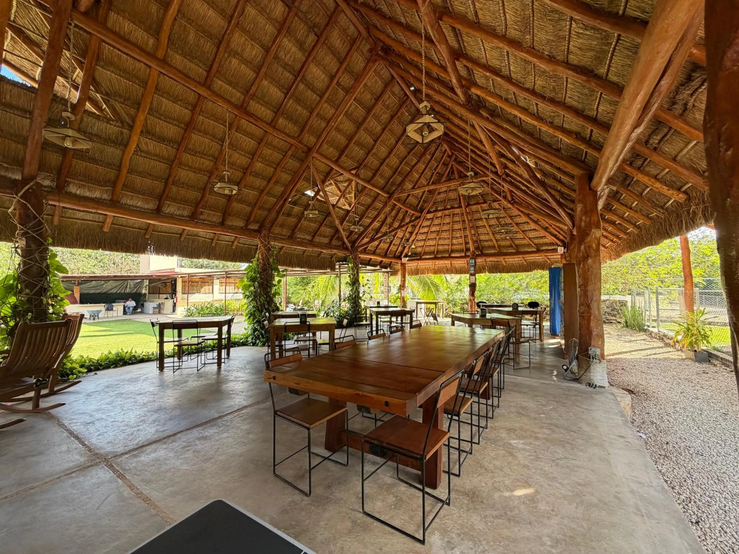 Restaurant/places to eat in Hameki