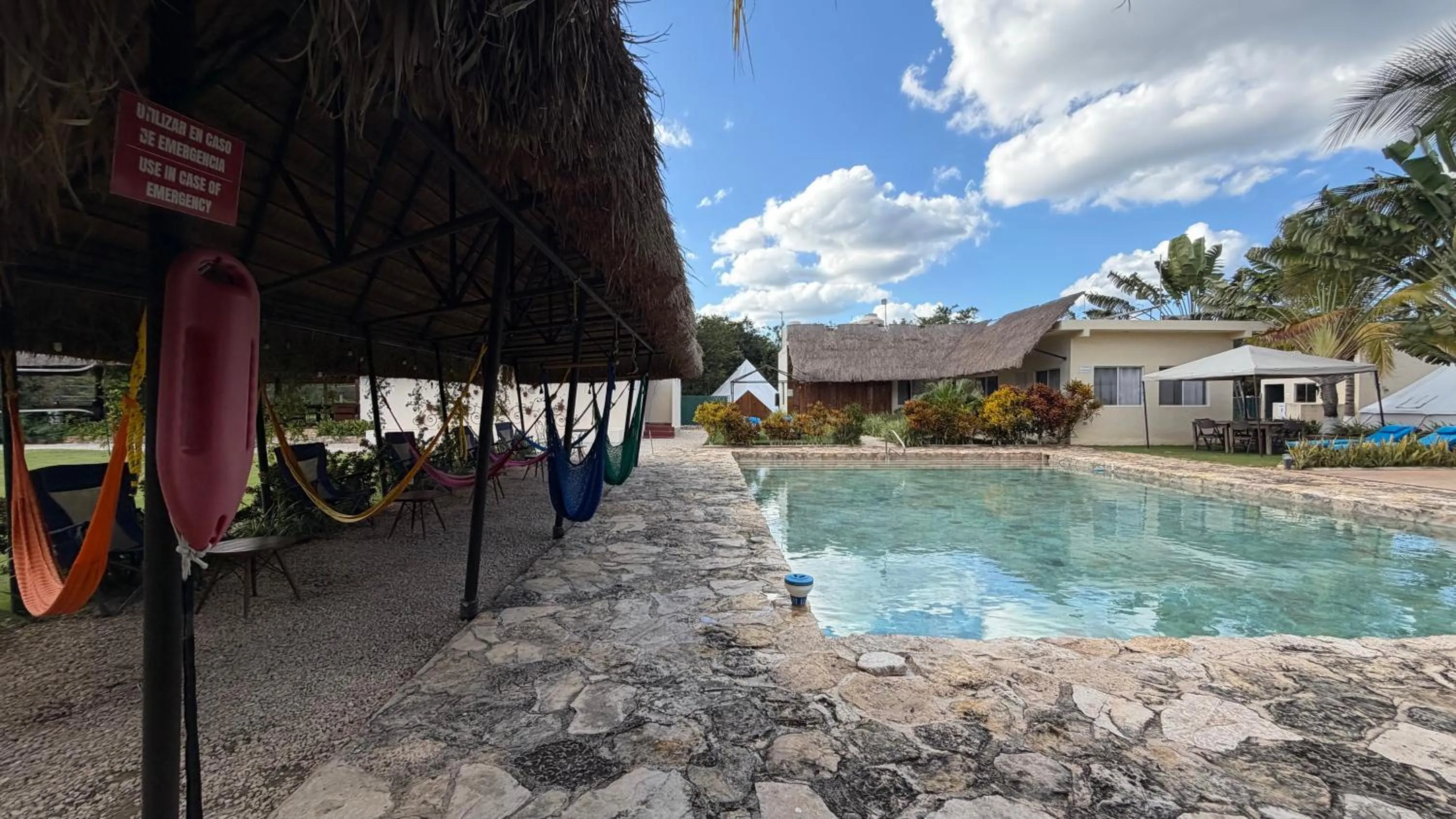 Swimming pool in Hameki