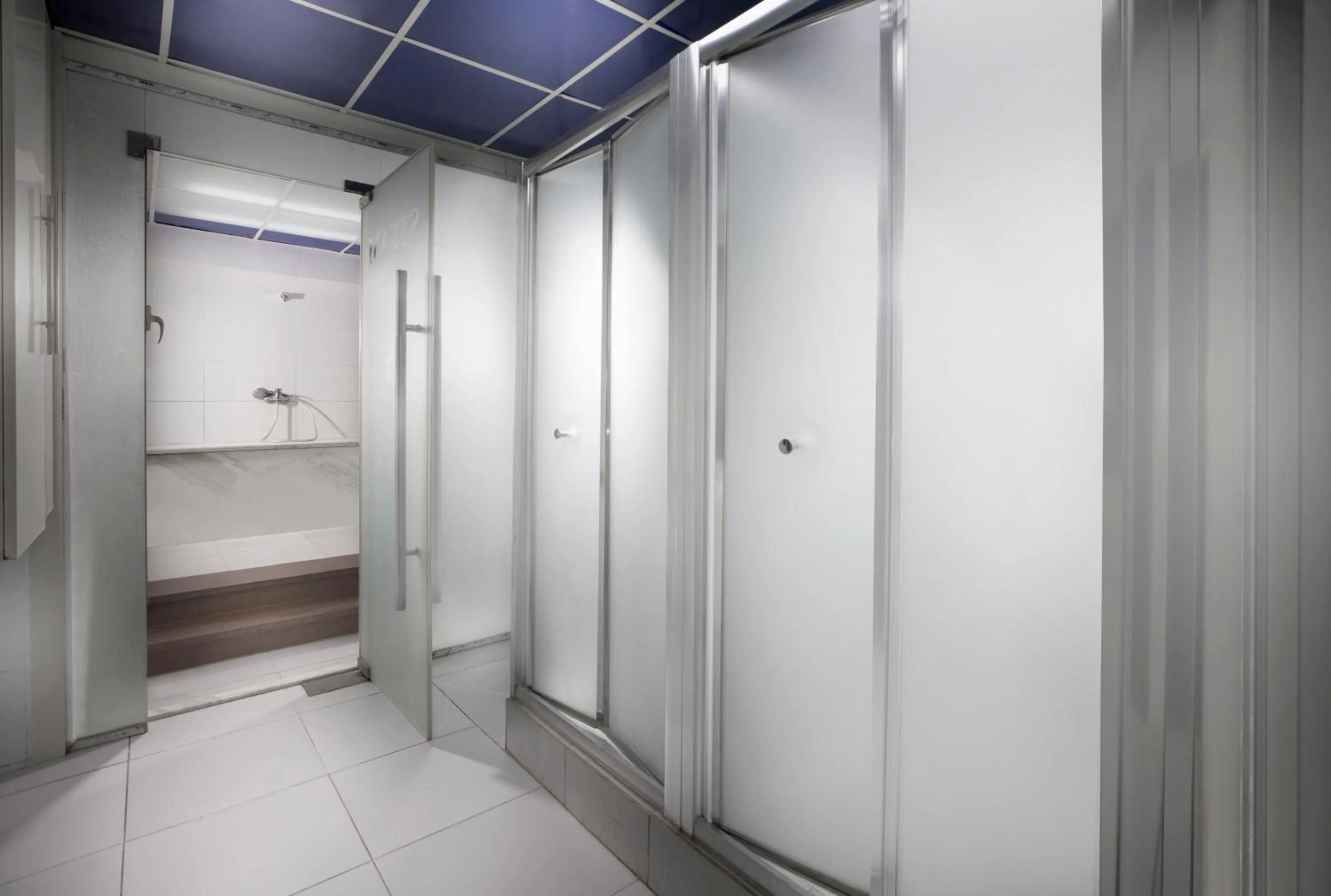 Shower in Kanzy Hotel Cairo