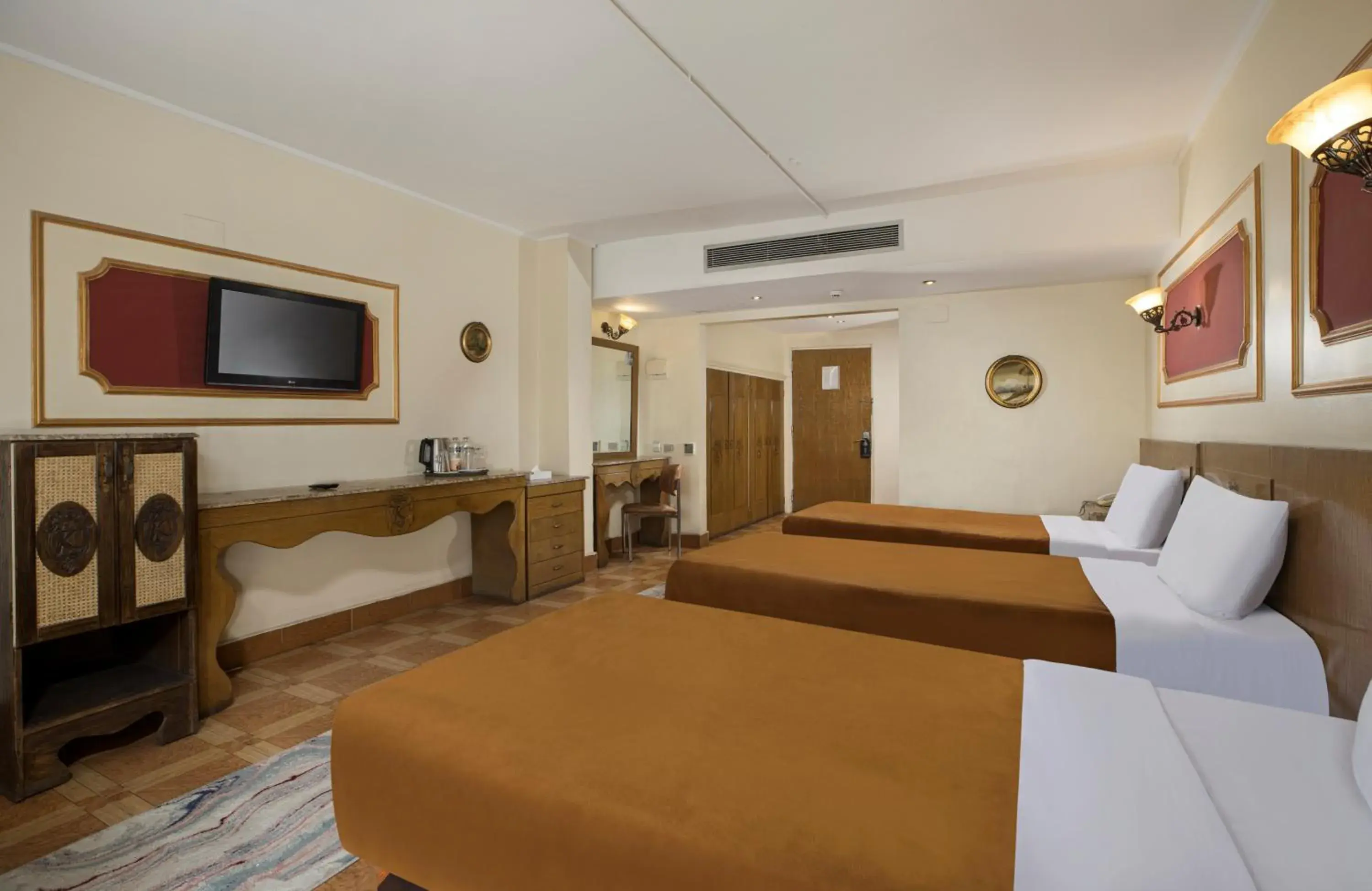 Photo of the whole room, Bed in Kanzy Hotel Cairo Photo of the whole room, Bed in Kanzy Hotel Cairo