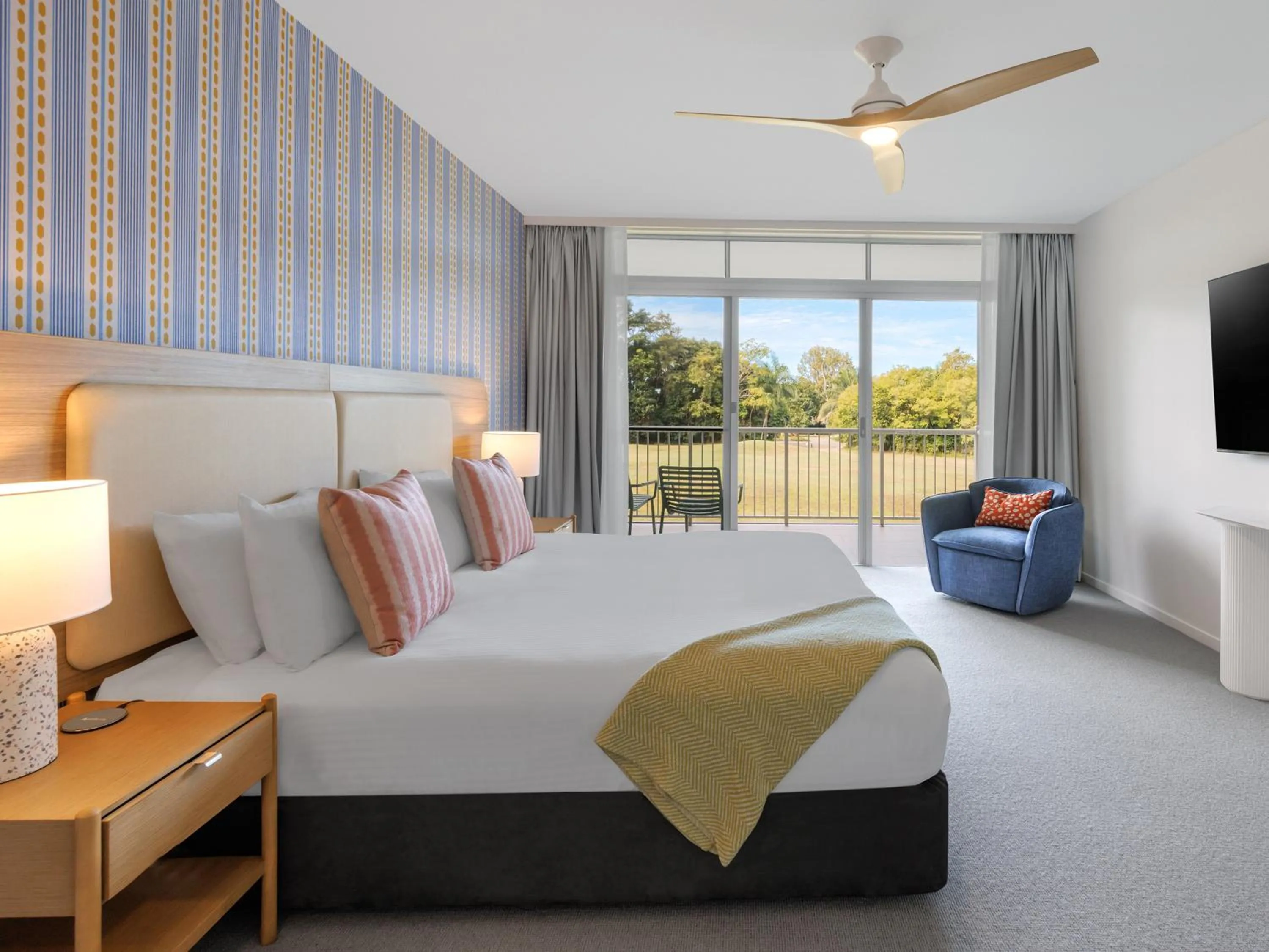 Bedroom, Bed in The Sebel Palm Cove