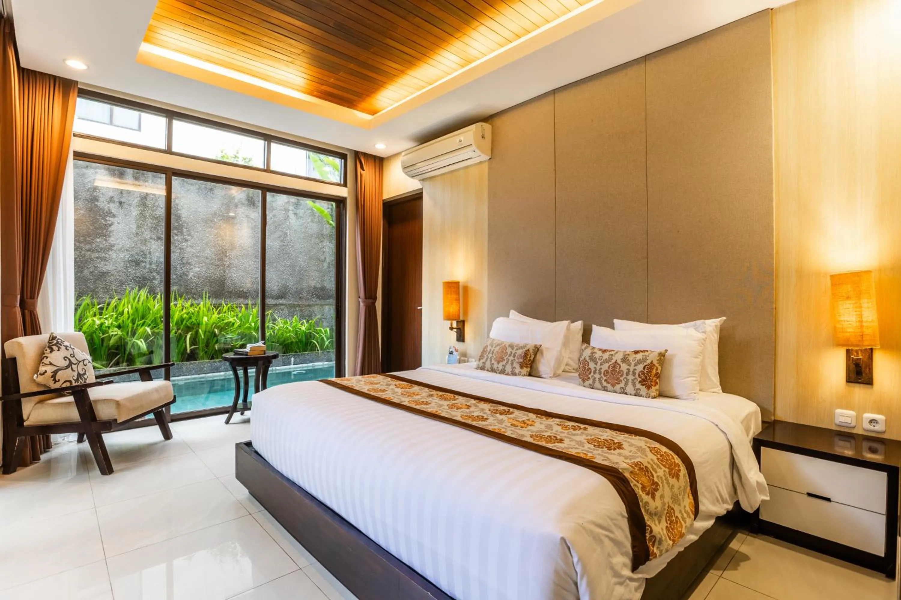 Bedroom, Bed in La Paradis Villa