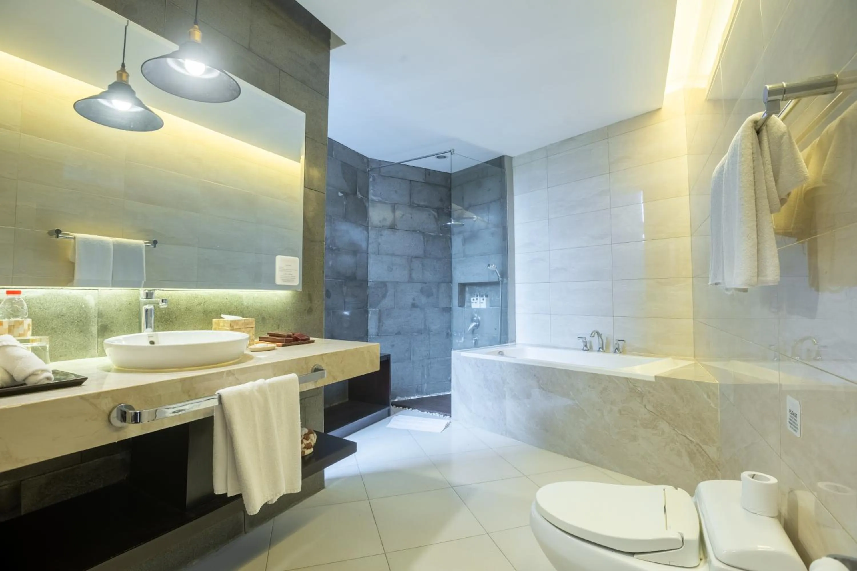 Bathroom in La Paradis Villa