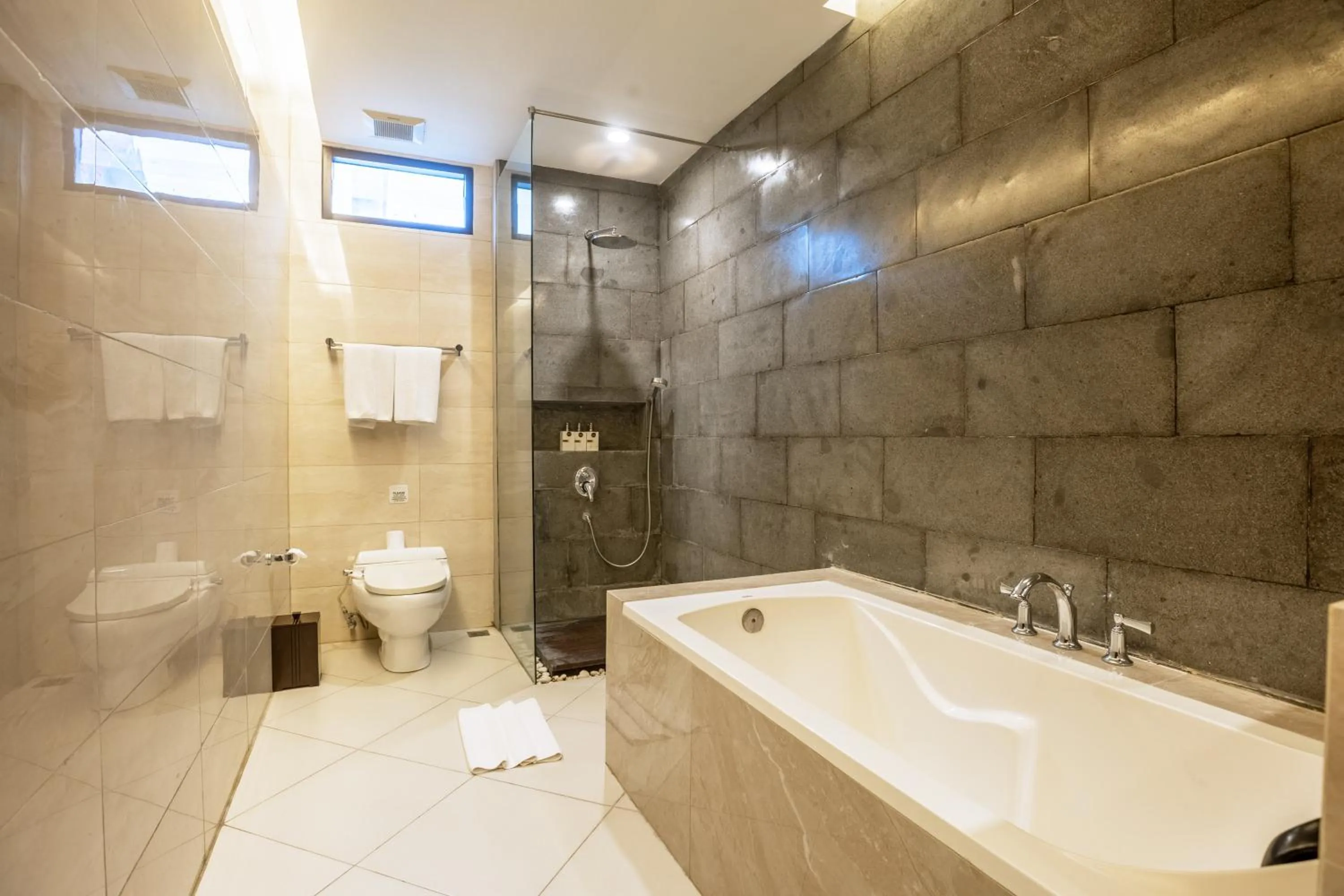 Bathroom in La Paradis Villa