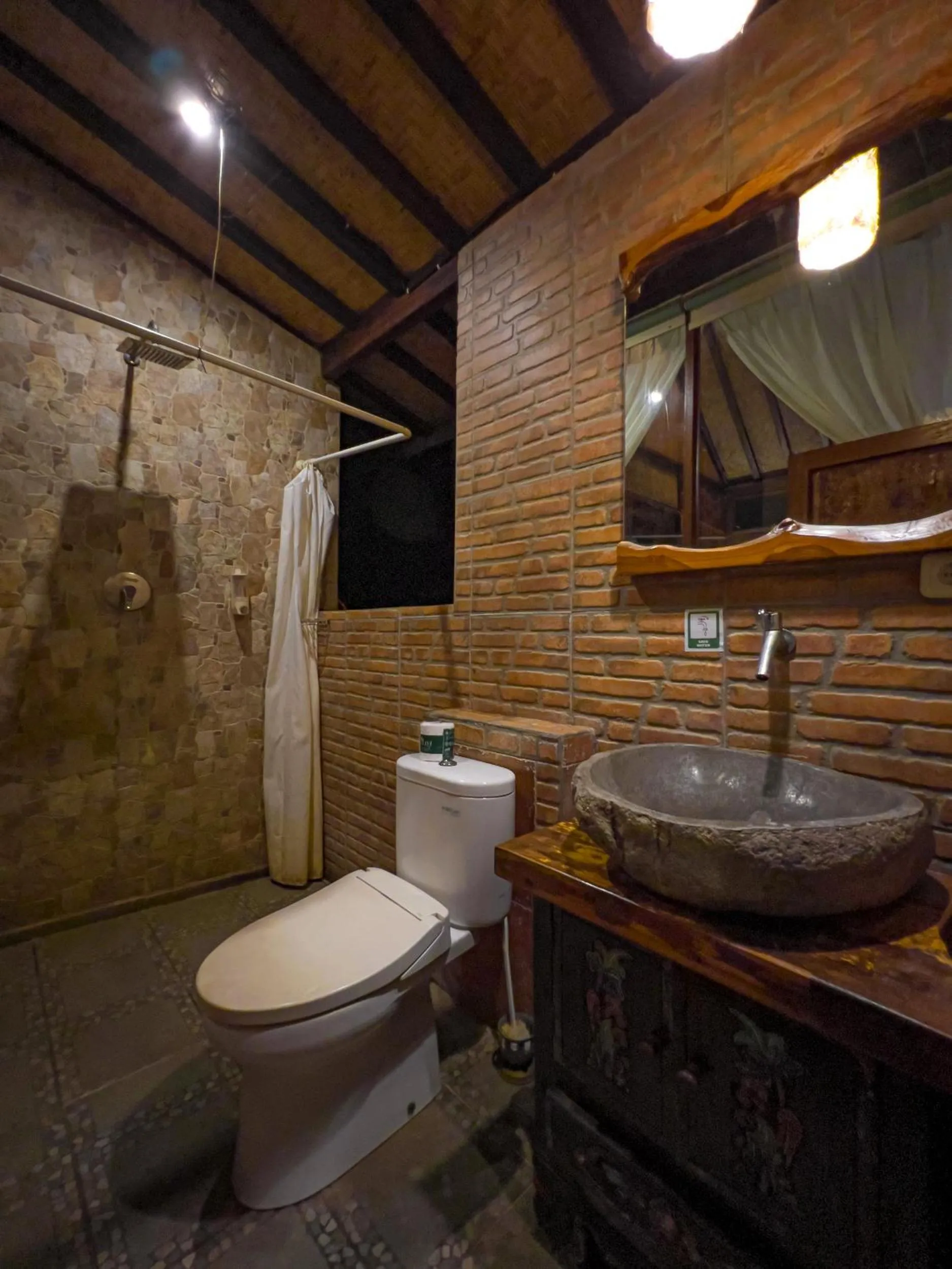 Bathroom in Pondok Pitaya Balian Hotel