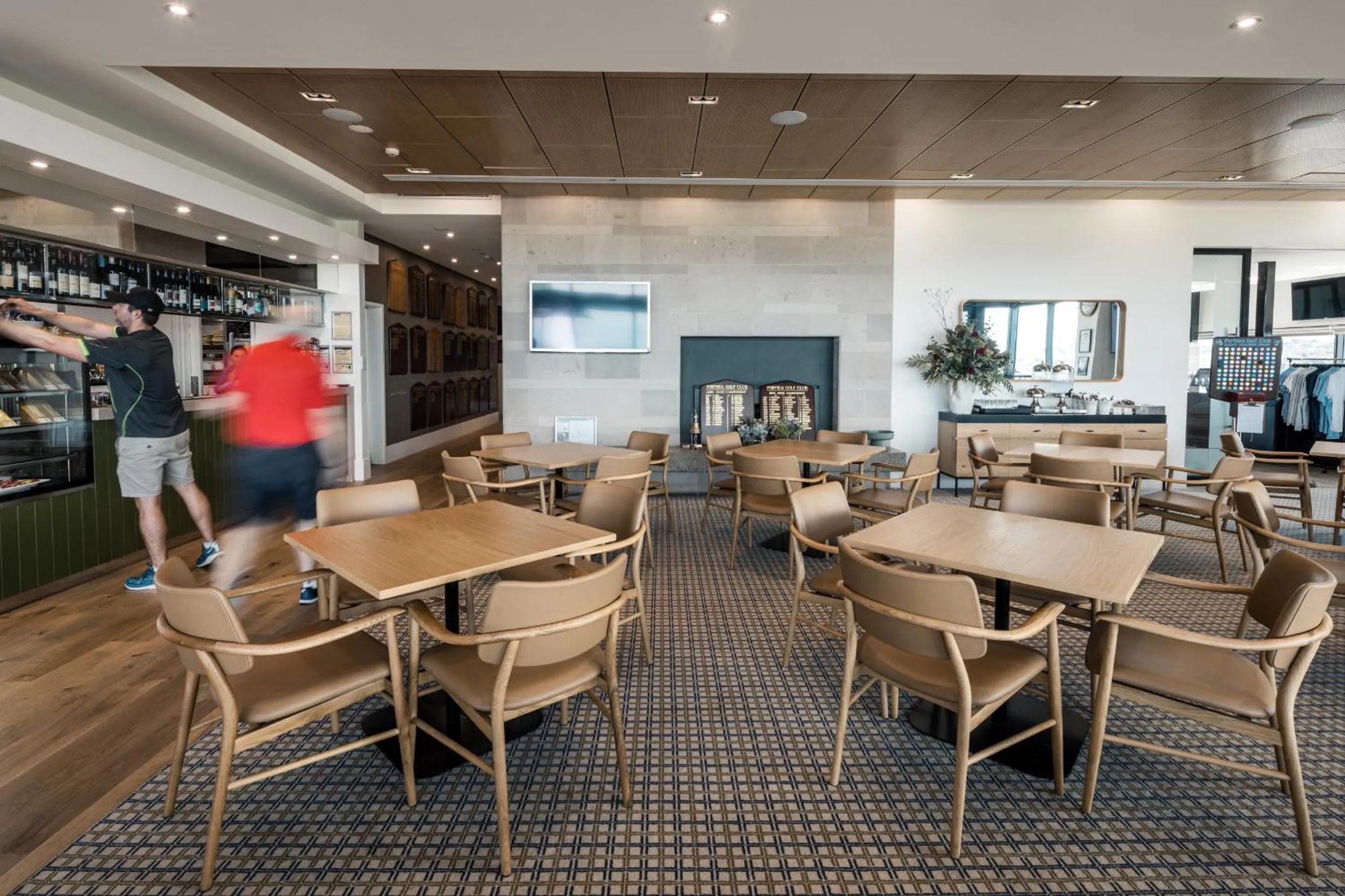 Lounge or bar in Mercure Portsea & Portsea Golf Club
