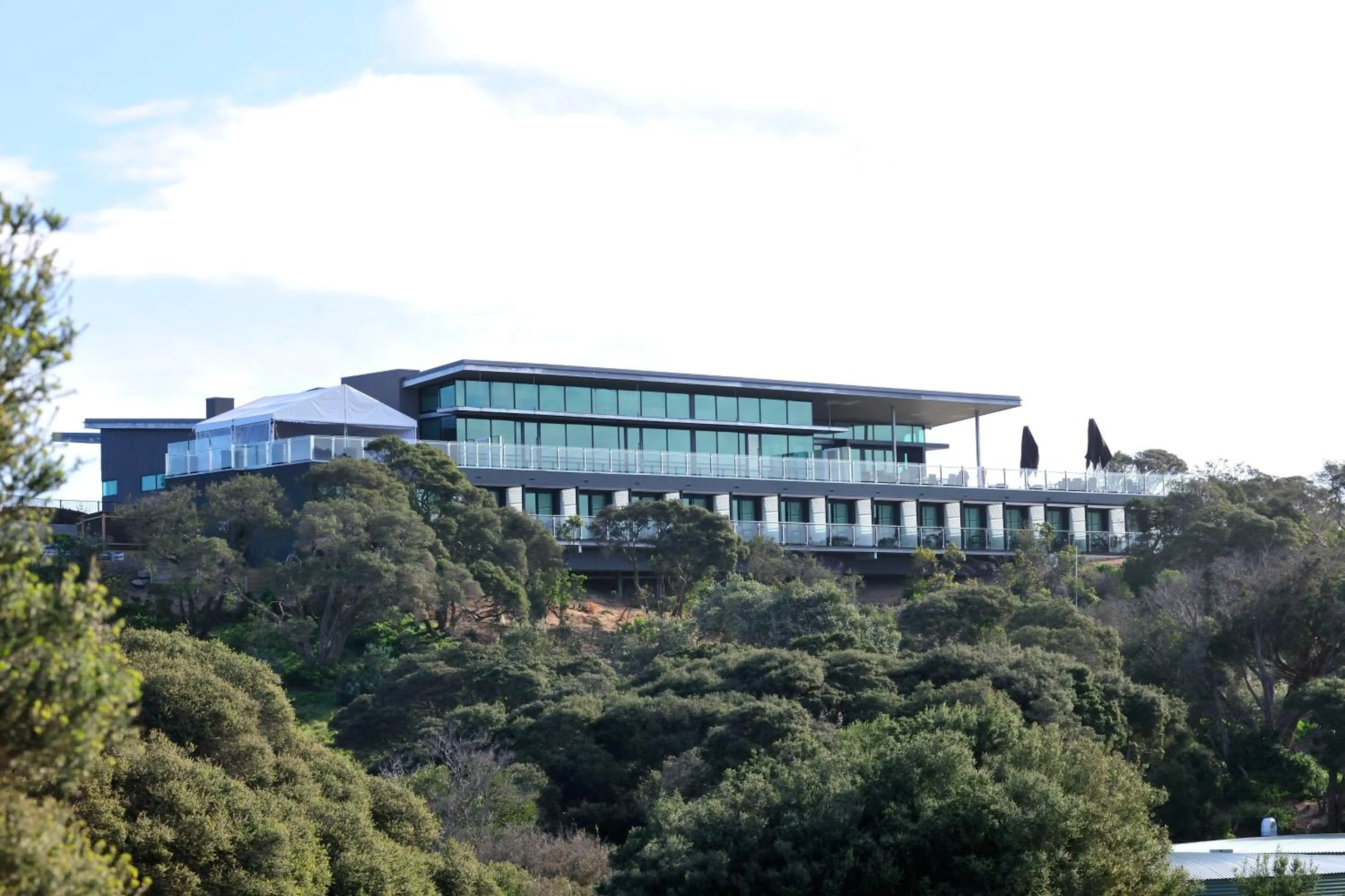 Property building in Mercure Portsea & Portsea Golf Club