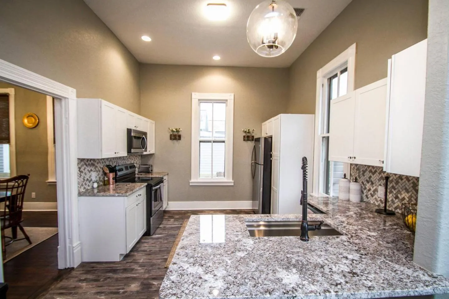 Kitchen or kitchenette in Wyoming St Restored Historic 2BR/1BA Downtown