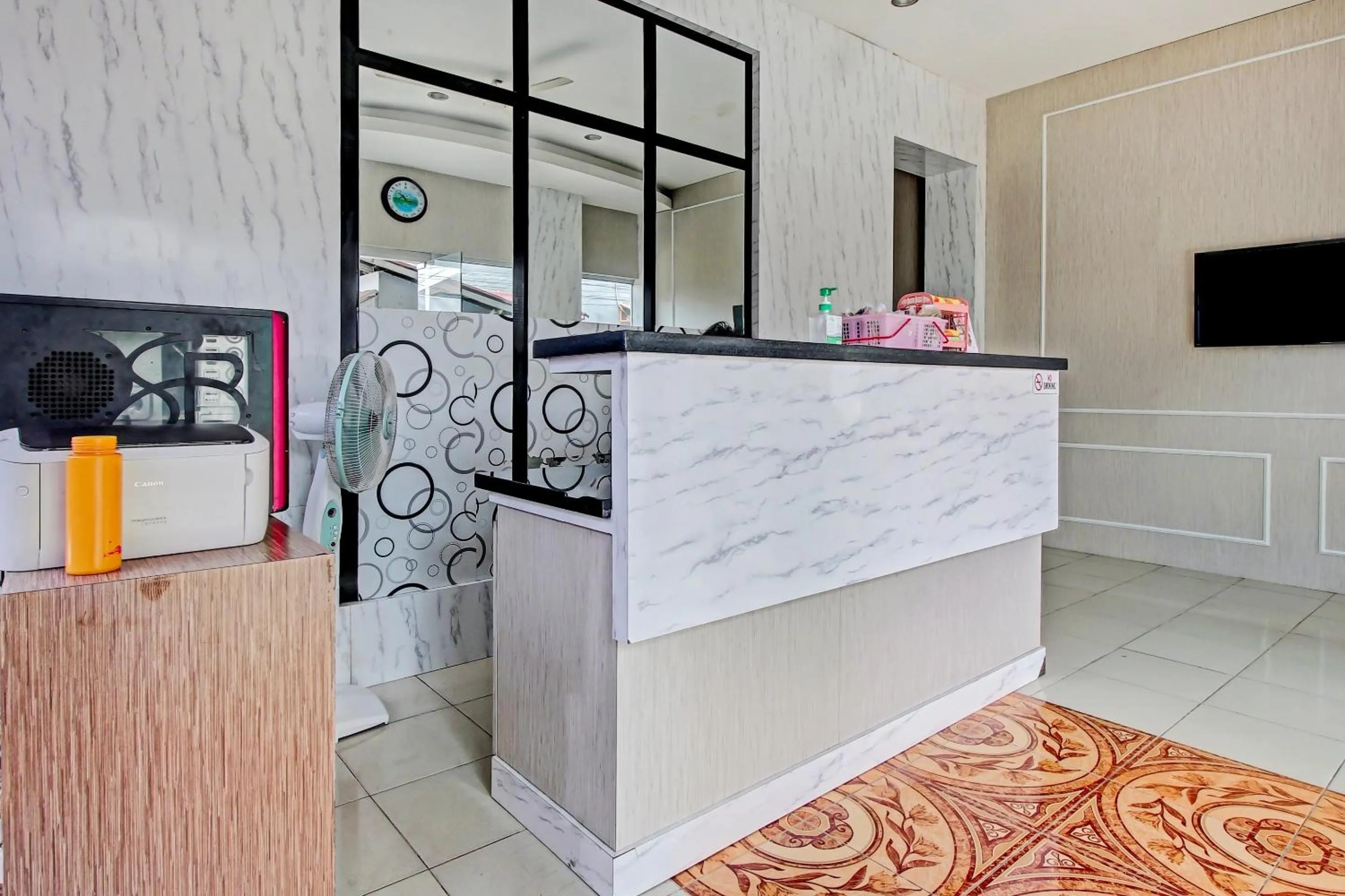 Lobby or reception in OYO 90412 My Kost