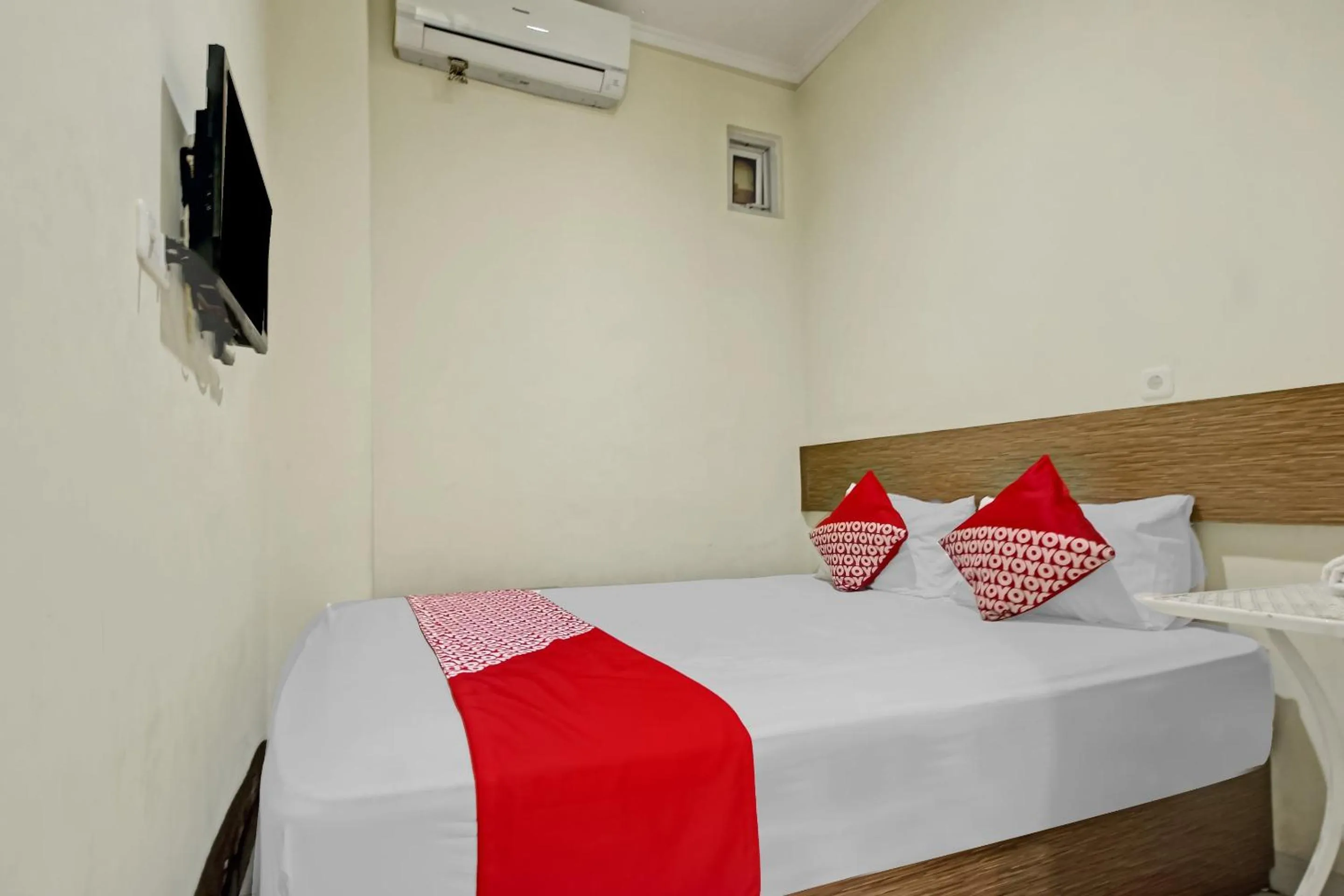 Bedroom in OYO 90412 My Kost