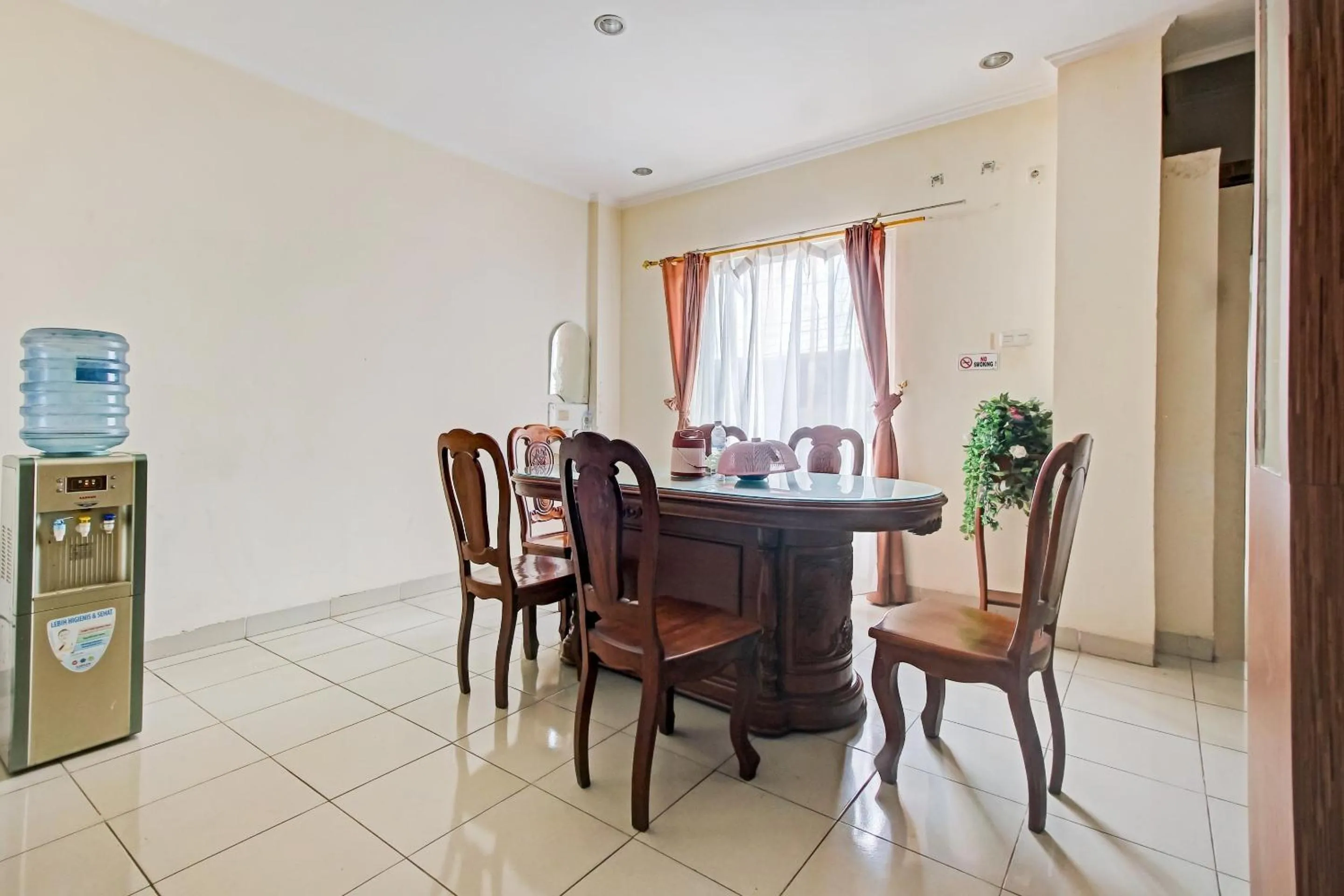 Lobby or reception in OYO 90412 My Kost