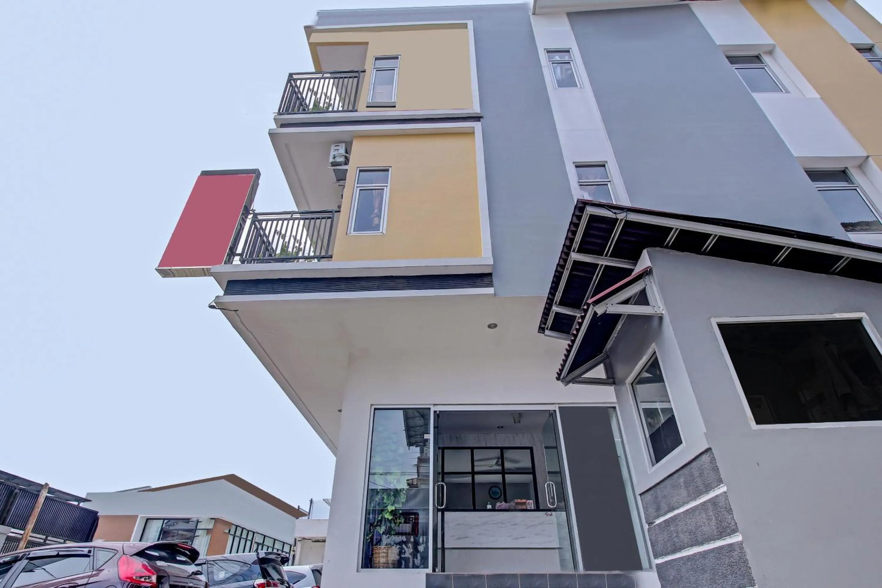 Facade/entrance in OYO 90412 My Kost