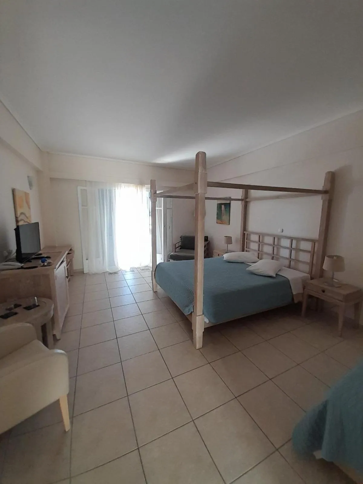 Bedroom, Bed in Alonissos Beach Bungalows And Suites Hotel