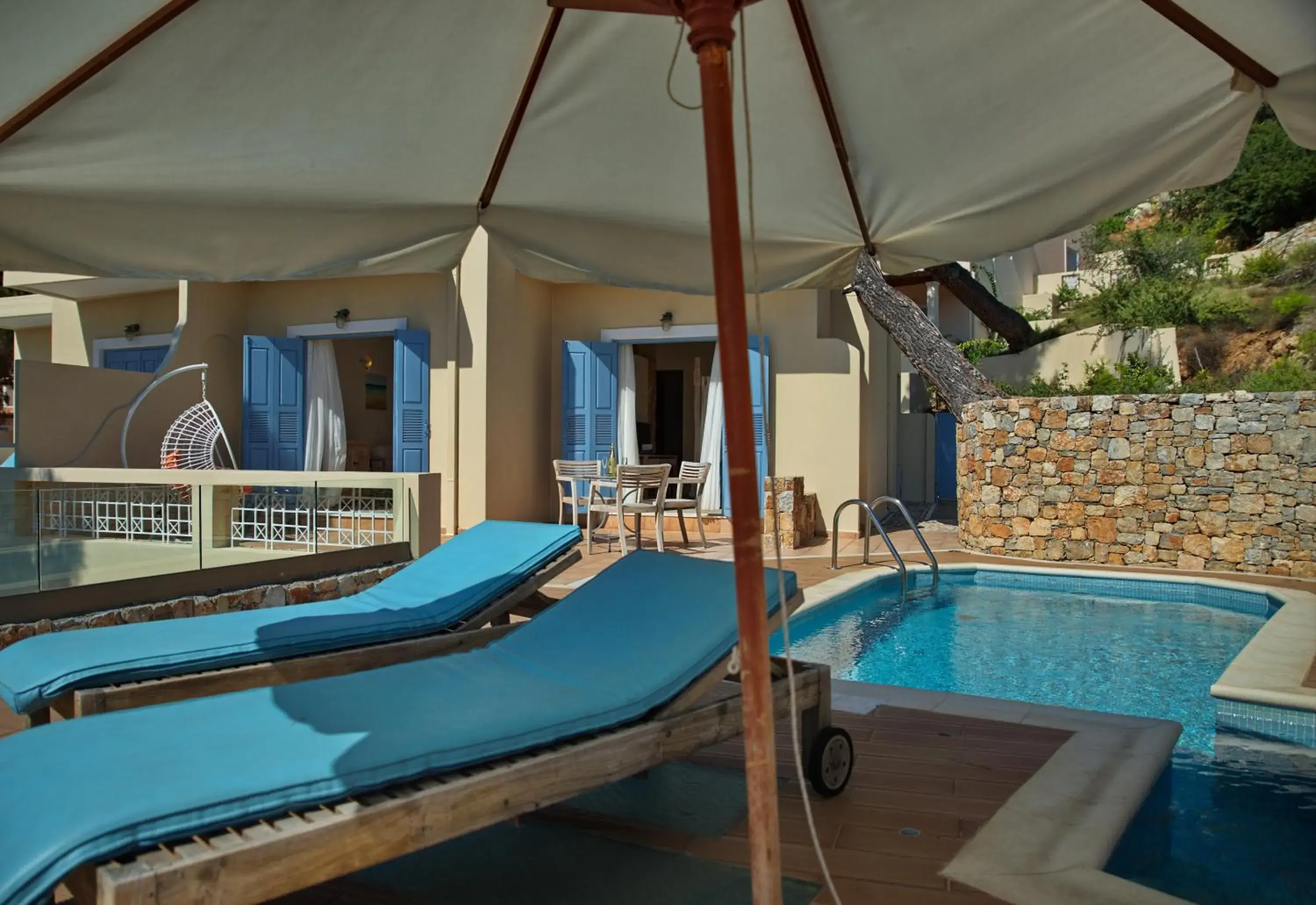 Swimming pool in Alonissos Beach Bungalows And Suites Hotel Swimming pool in Alonissos Beach Bungalows And Suites Hotel