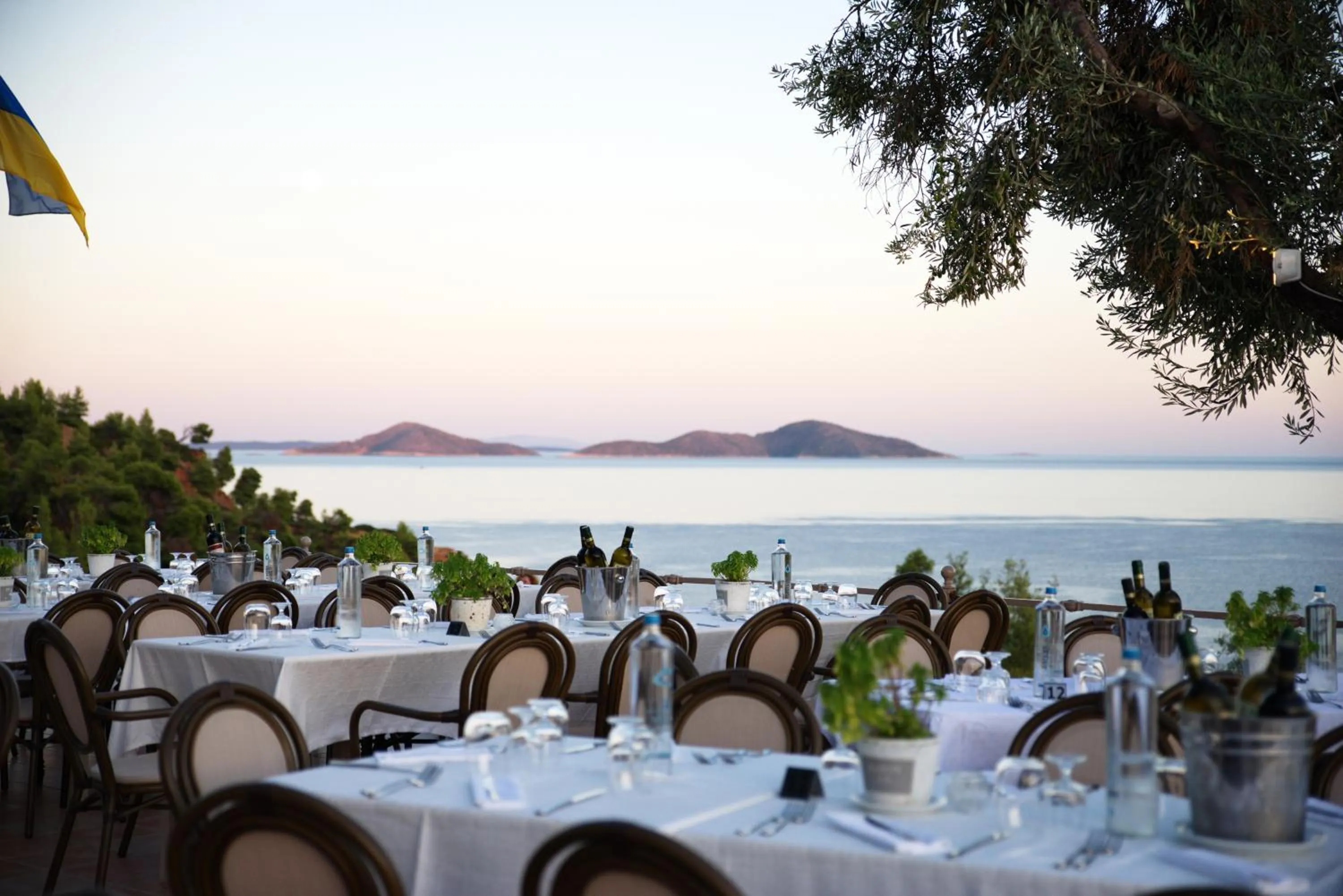 Restaurant/places to eat in Alonissos Beach Bungalows And Suites Hotel