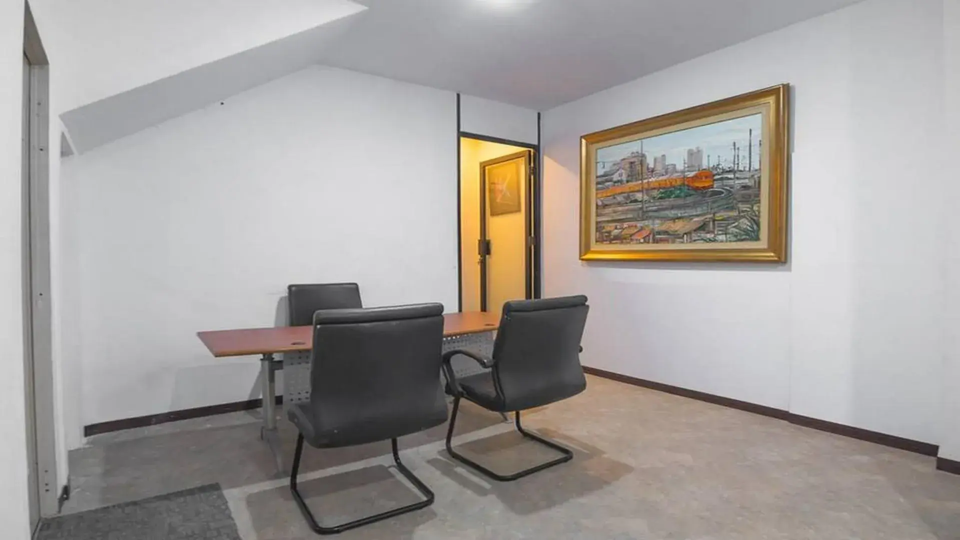 Lobby or reception in RedDoorz near ITC Mangga Dua Lobby or reception in RedDoorz near ITC Mangga Dua