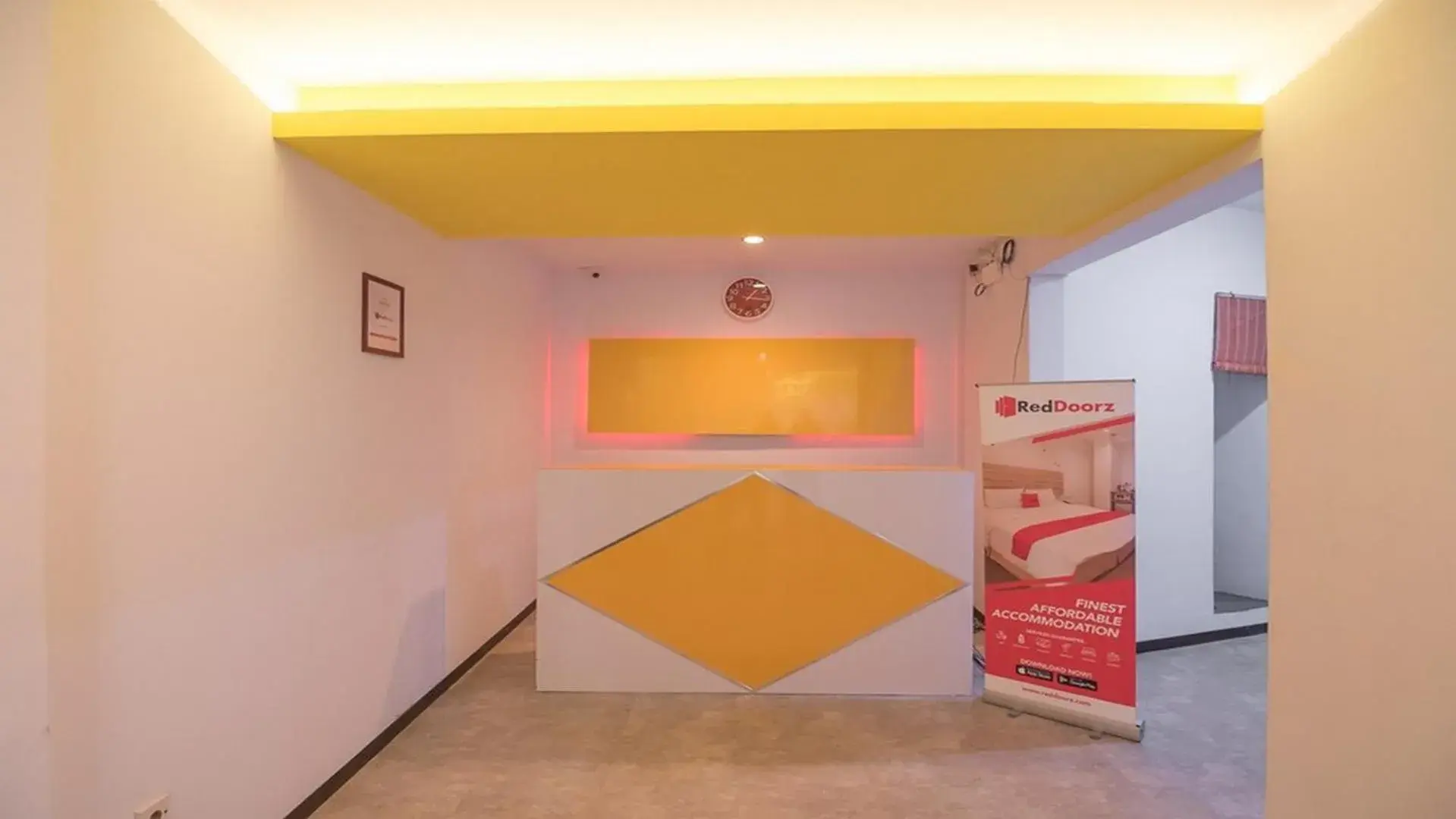 Lobby or reception in RedDoorz near ITC Mangga Dua Lobby or reception in RedDoorz near ITC Mangga Dua